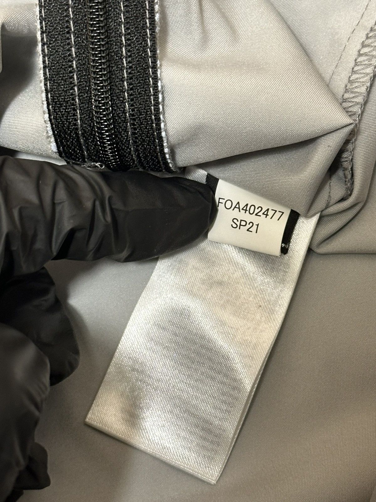 Oakley Oakley Skull Active Insulation pullover in a reflective. Size US L / EU 52-54 / 3 - 18 Thumbnail