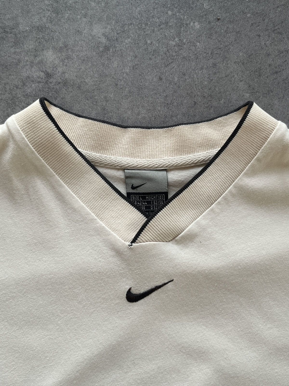 Nike Vintage Y2K NIKE Central Swoosh T-shirt 90s Retro USA Brand Size US L / EU 52-54 / 3 - 5 Thumbnail