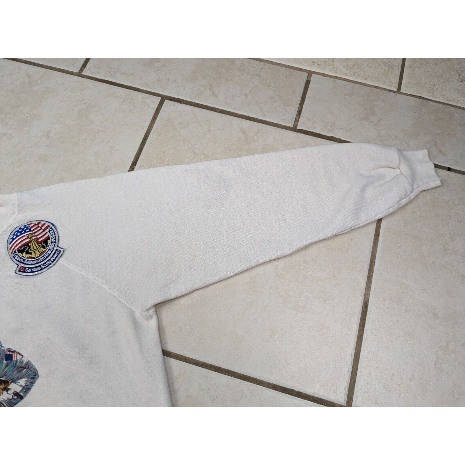 Hanes Vtg Spaceman Astronaut Neil Armstrong Crewneck Sweatshirt Size US M / EU 48-50 / 2 - 8 Thumbnail