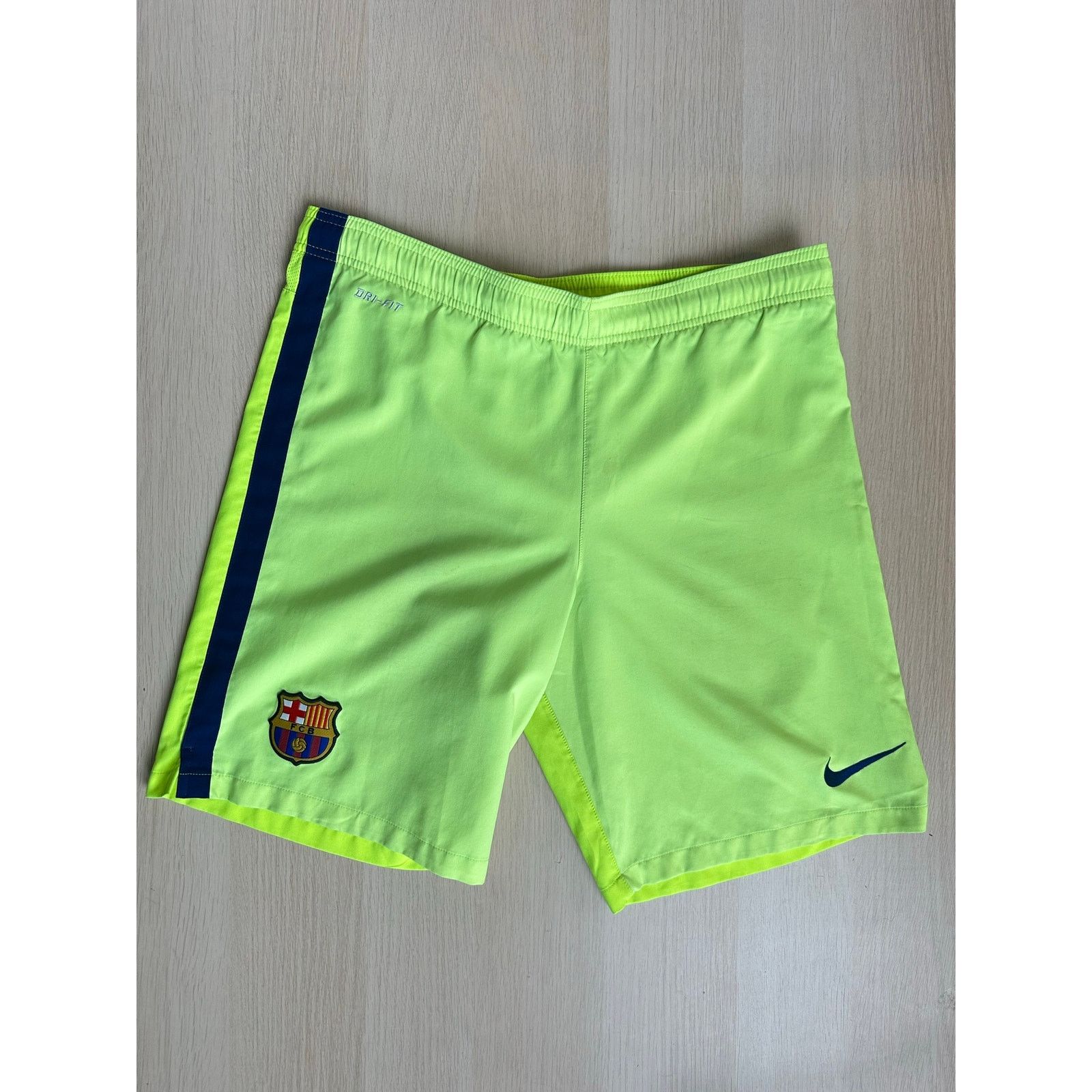 Nike Rare Nike 2014 Barcelona Third Drifit Shorts -Size M -Mint Size US 33 - 1 Thumbnail