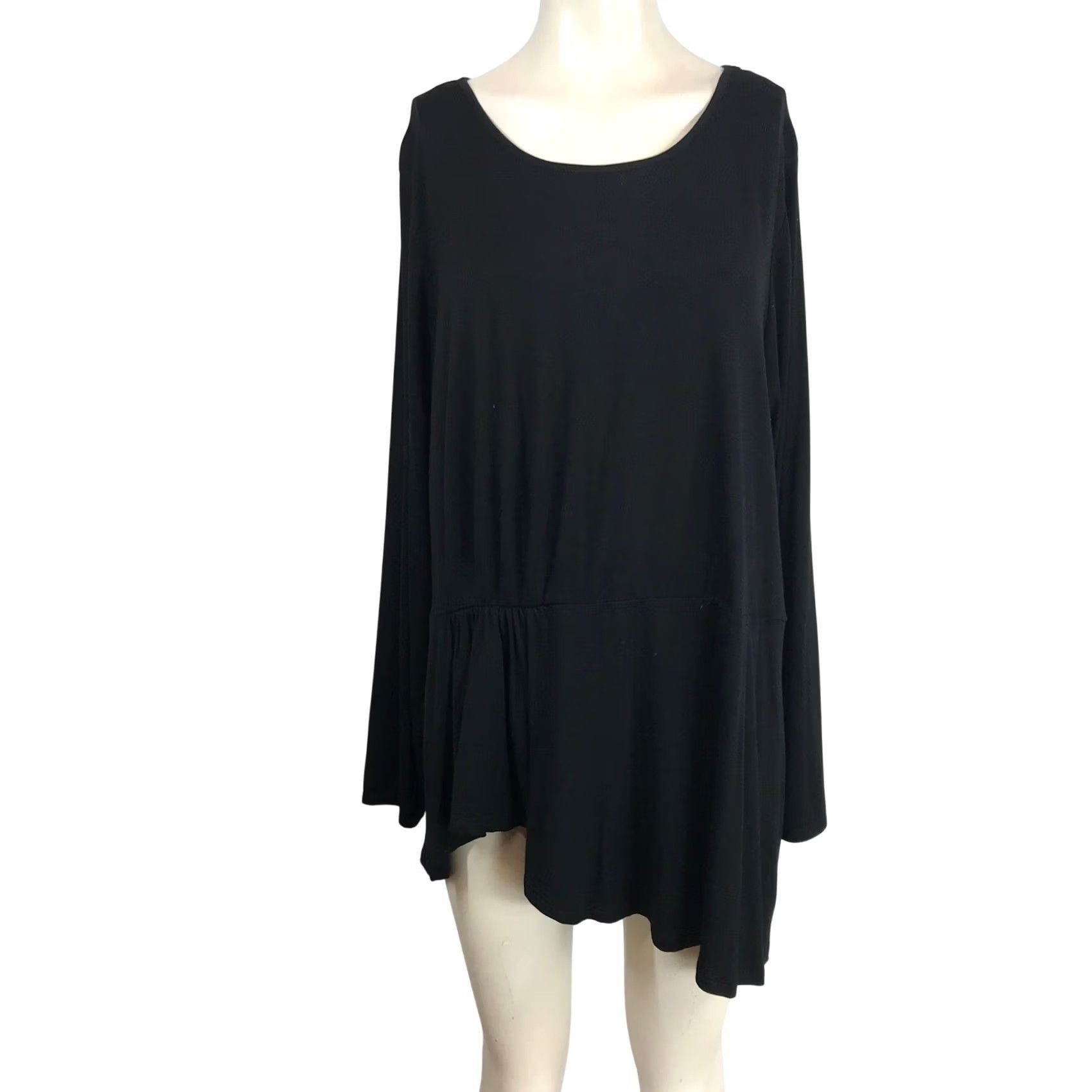 Vince Camuto Vince Camuto Black Long Sleeve Tunic Top Womens Plus Size 2X - Round Neck, Flared Sleeve, Pockets, Lightweight Knit, Pullover, Casual, 2X Women’s Size Size XXL / US 16-18 / IT 52-54 - 2 Thumbnail
