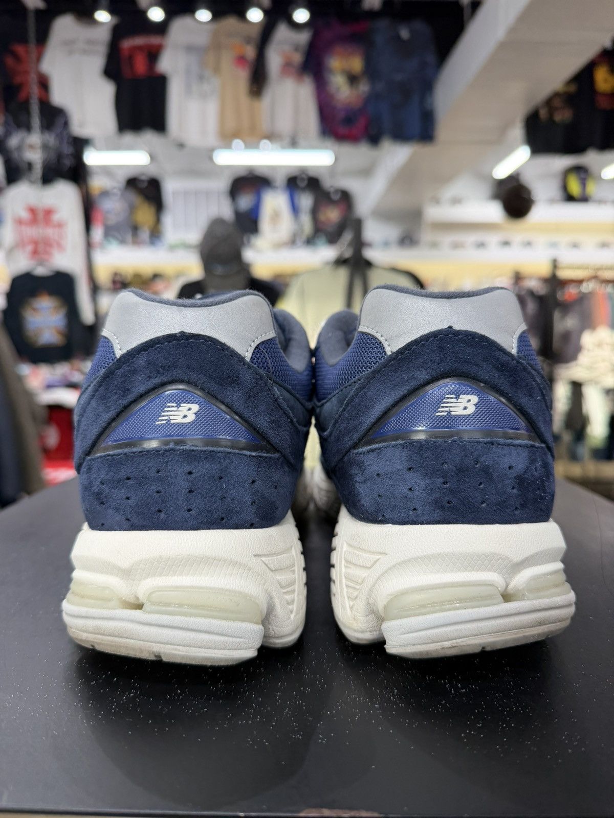 New Balance New Balance 2002R Navy Grey Size 10.5 (2022) Size US 10.5 / EU 43-44 - 5 Thumbnail