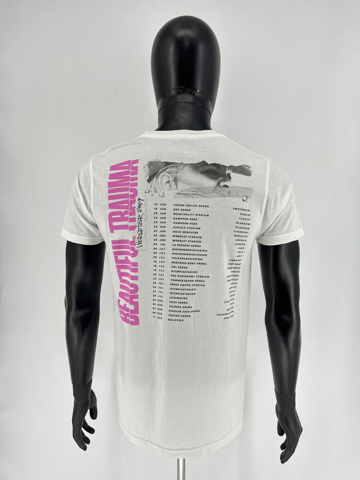 Band Tees × Pink Vintage Y2K Pink Fun House Tour American Singer Artist Tee Size US M / EU 48-50 / 2 - 7 Thumbnail