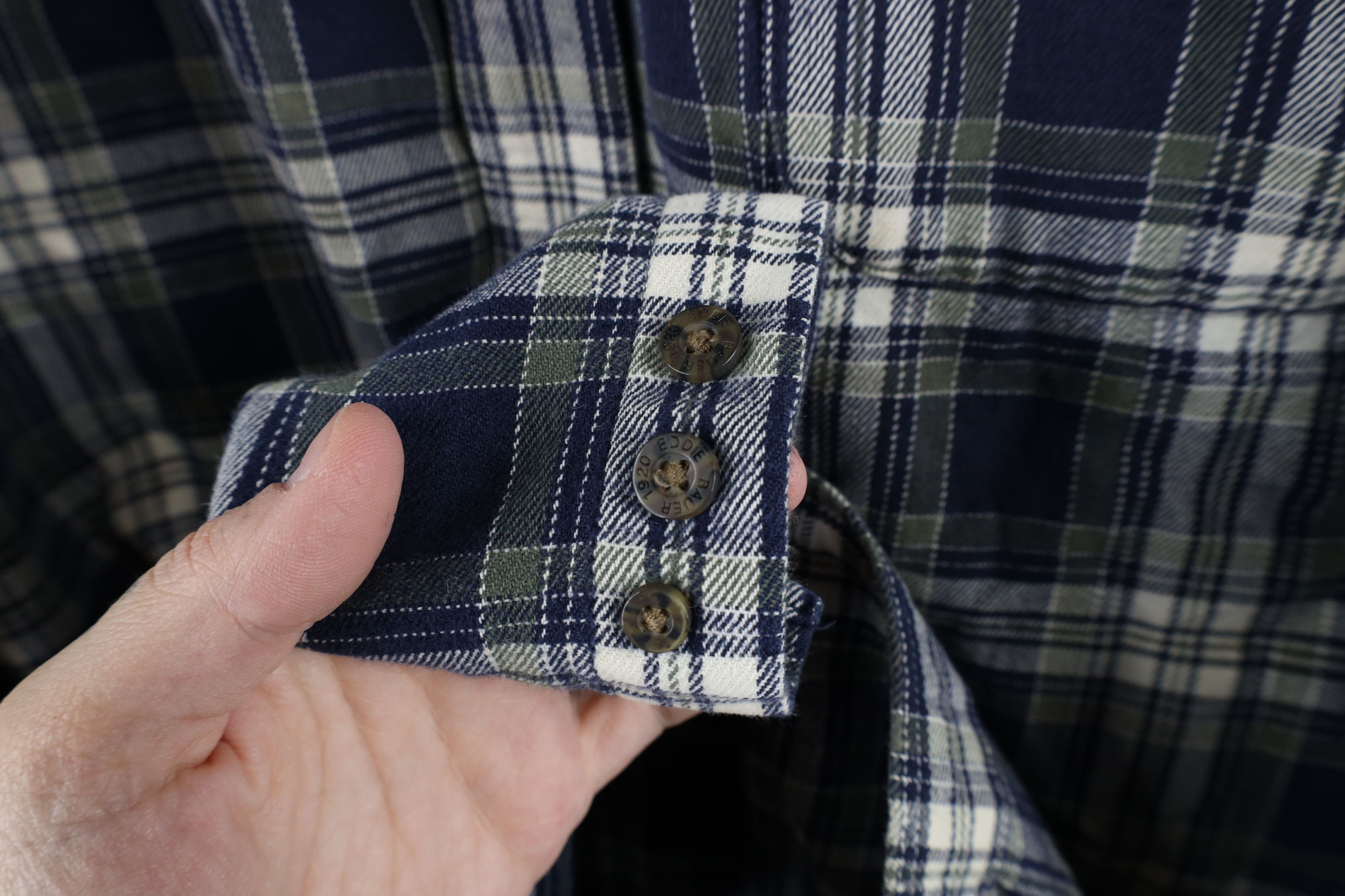 Eddie Bauer × Vintage Vintage 90s Eddie Bauer Heavyweight Button Shirt Plaid Size US L / EU 52-54 / 3 - 6 Thumbnail