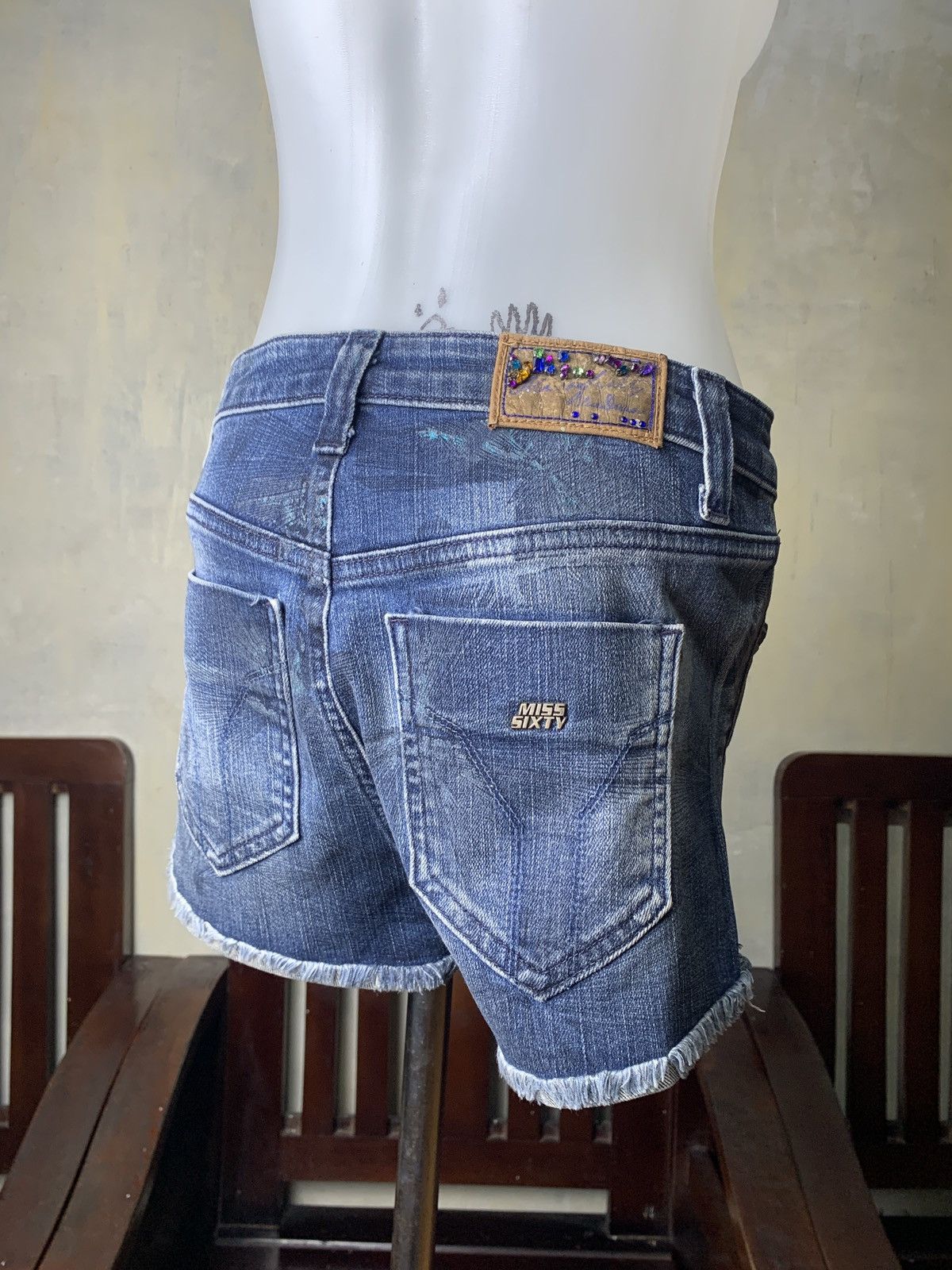 Miss Sixty 2000s Miss Sixty Italy Stretchy Fireworks Art Hot Shorts Size 27" / US 4 / IT 40 - 2 Thumbnail