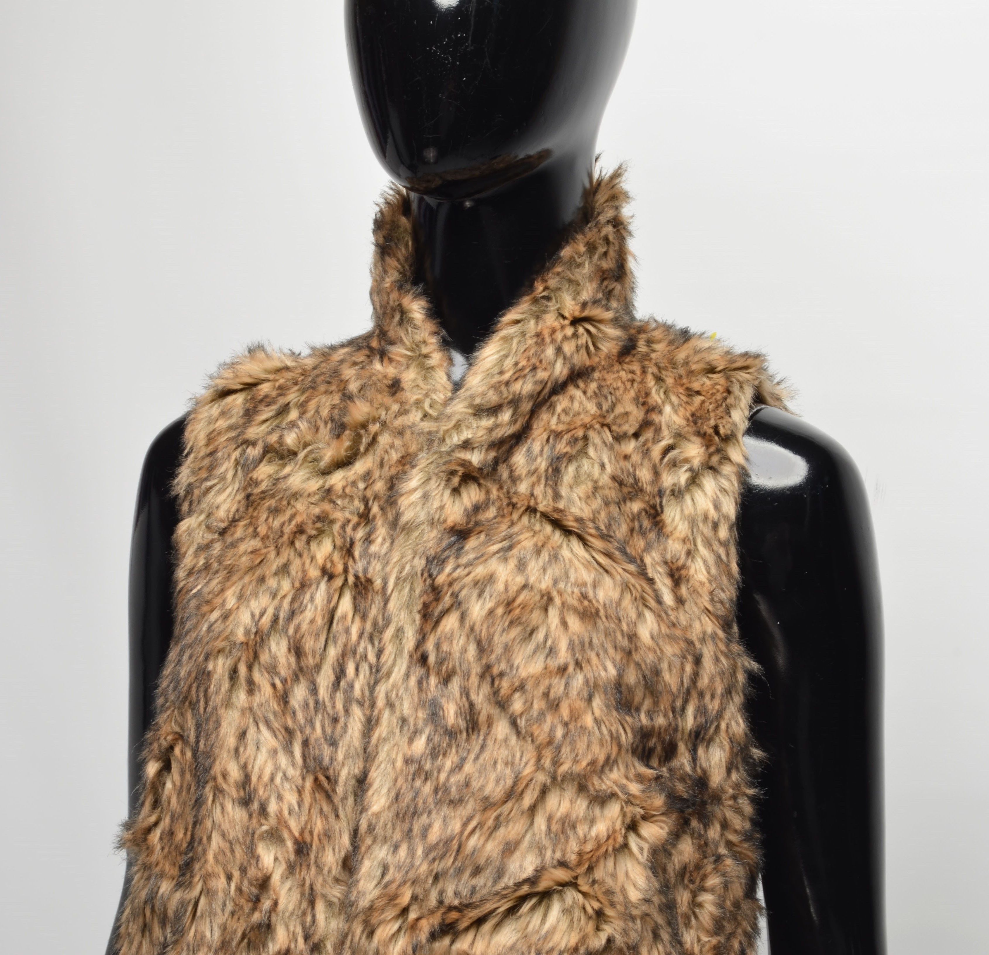 Abercrombie & Fitch Abercrombie & Fitch Y2K Coquette Faux Fur Open Vest Size S / US 4 / IT 40 - 2 Thumbnail