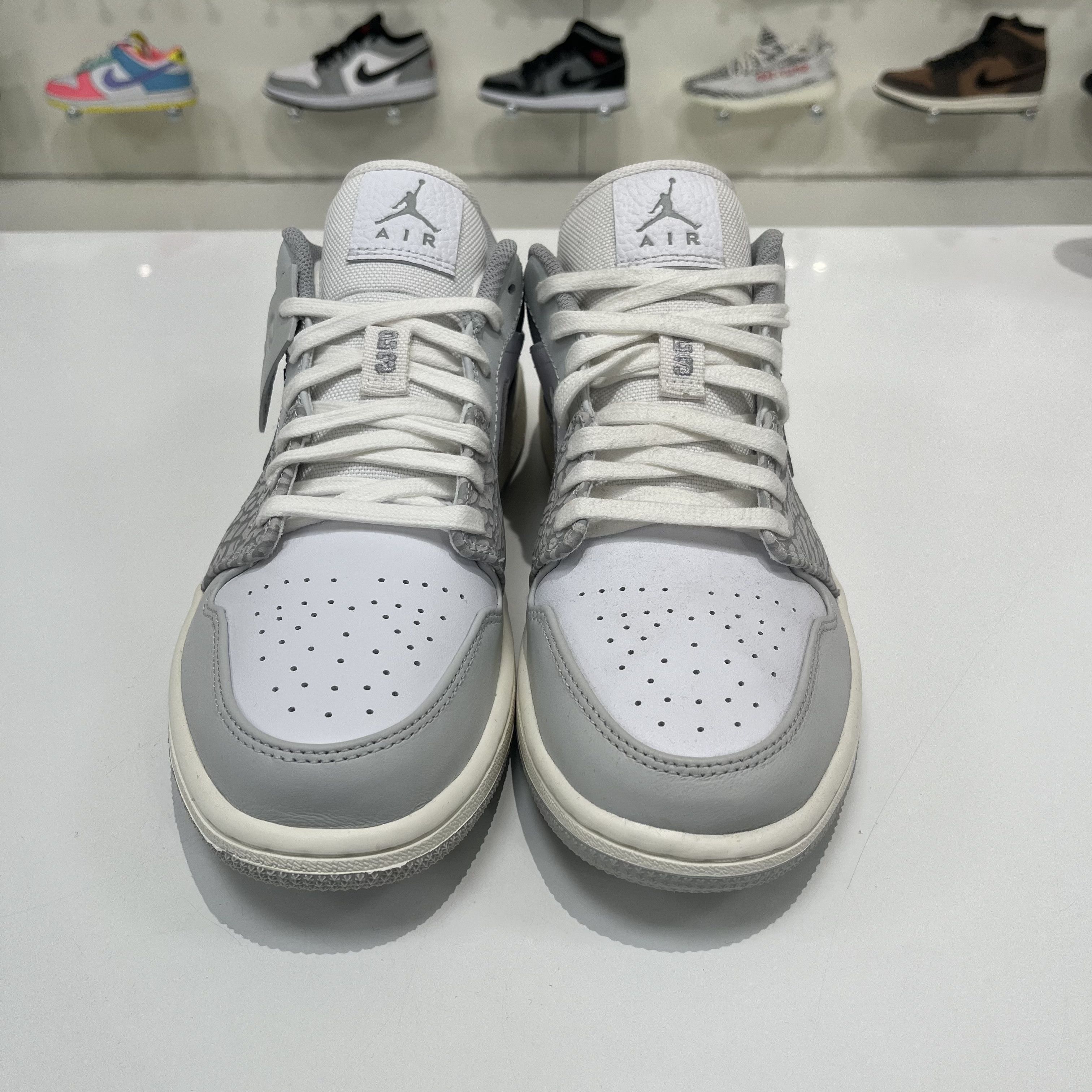 Nike Air Jordan 1 Low Prm Smoke Grey Elepant Size US 10 / EU 43 - 5 Thumbnail