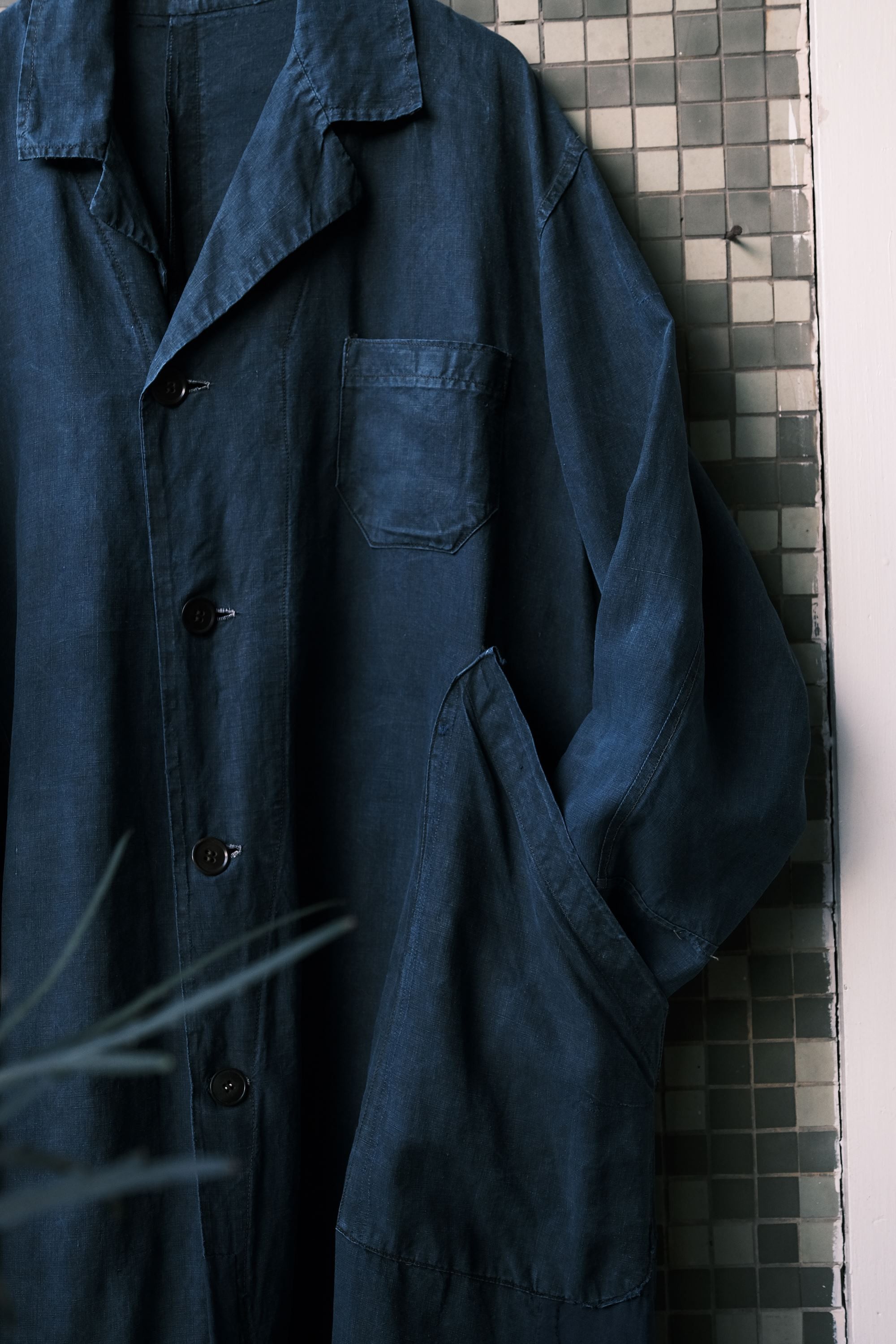 Indigo Early 20th C. "Maquignon" Indigo Linen French Work Coat Size US XL / EU 56 / 4 - 2 Thumbnail