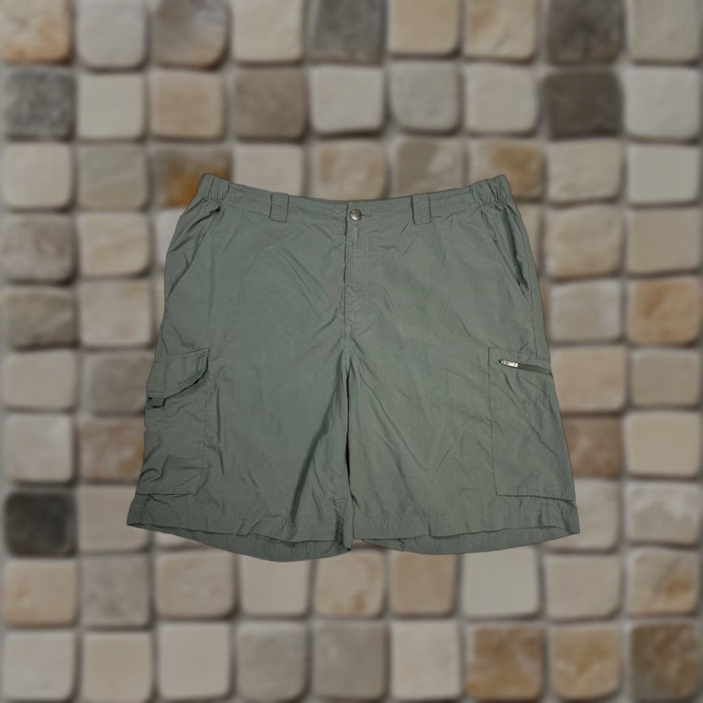 Vintage Columbia Shorts Mens 40 Green Lightweight Ripstop Cargo 9" Cargo Mens 40 Green Lightweight Ripstop 9" Size US 40 / EU 56 - 1 Thumbnail