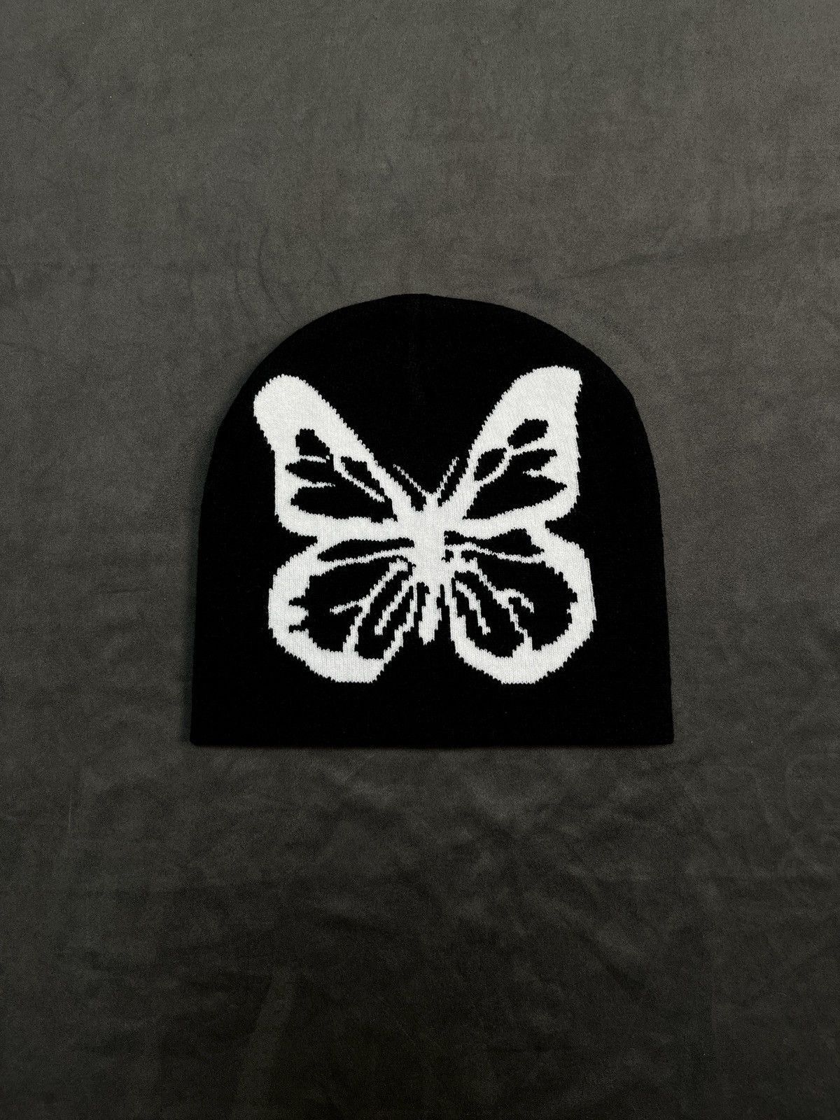 Japanese Brand Y2k Vintage Vtg Butterfly Jacquard No Cuff Black Beanie Hats Size ONE SIZE - 1 Thumbnail