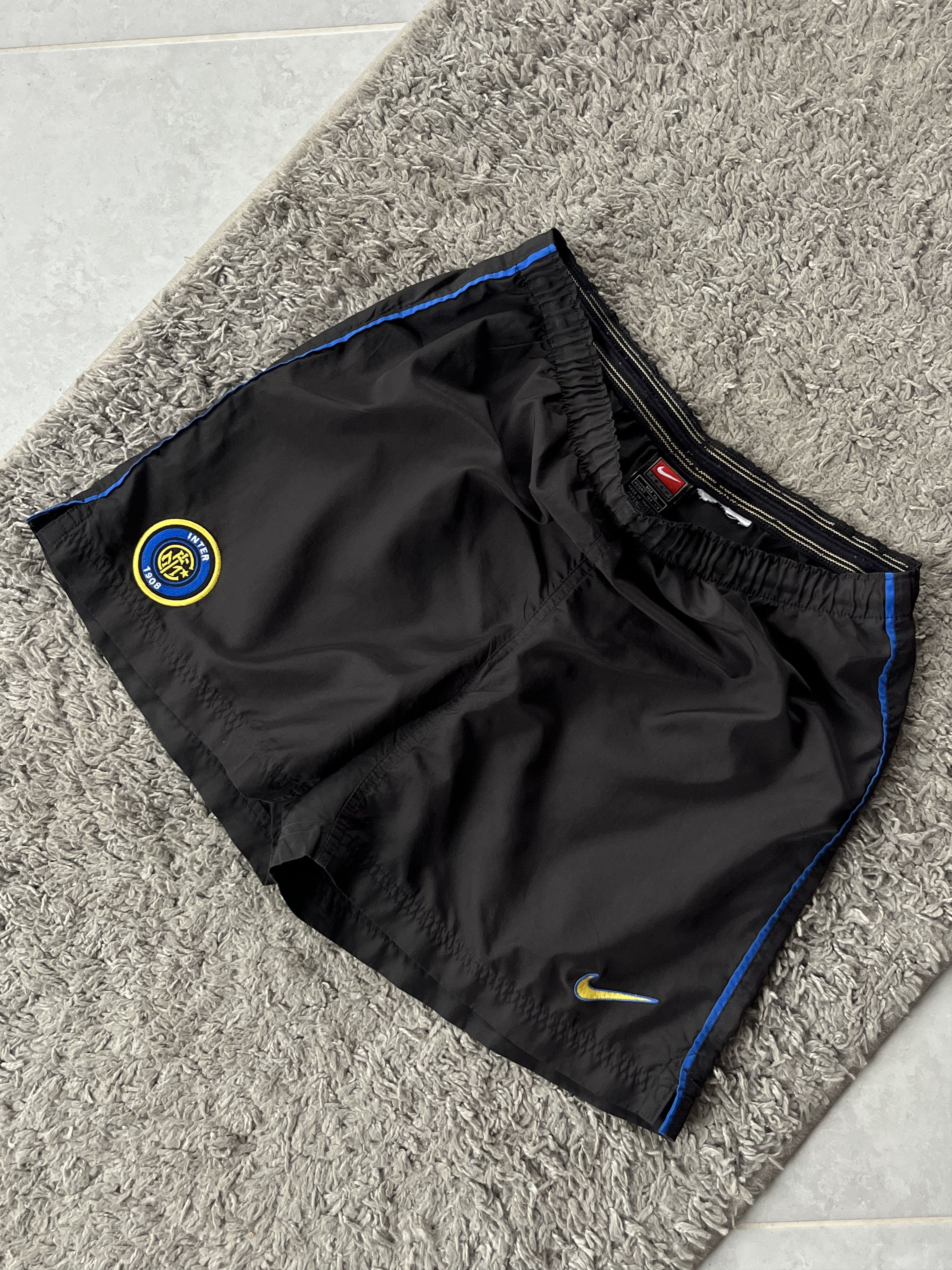 Nike Vintage Nylon Shorts Nike INTER Y2K Style Streetwear Size US 32 / EU 48 - 2 Thumbnail