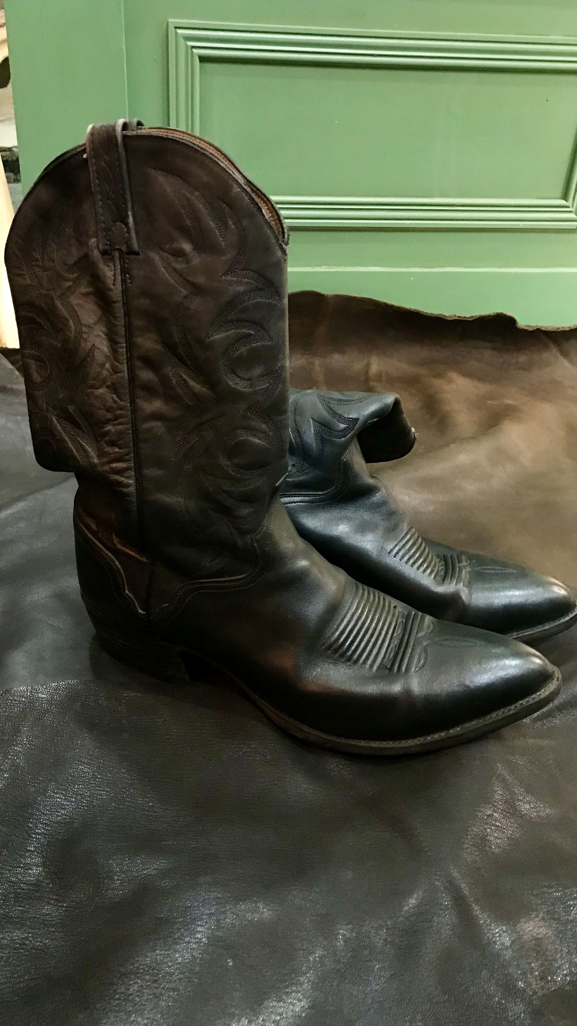 Other BLACK LEATHER COWBOY BOOTS WITH TRADITIONAL WOOD NAILS Size US 14 / EU 47 - 2 Thumbnail