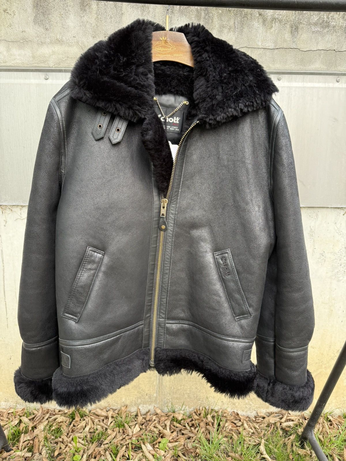 Schott NWT Schott NYC B-3 Sheepskin Bomber Jacket - Triple Black Size US XXL / EU 58 / 5 - 1 Thumbnail