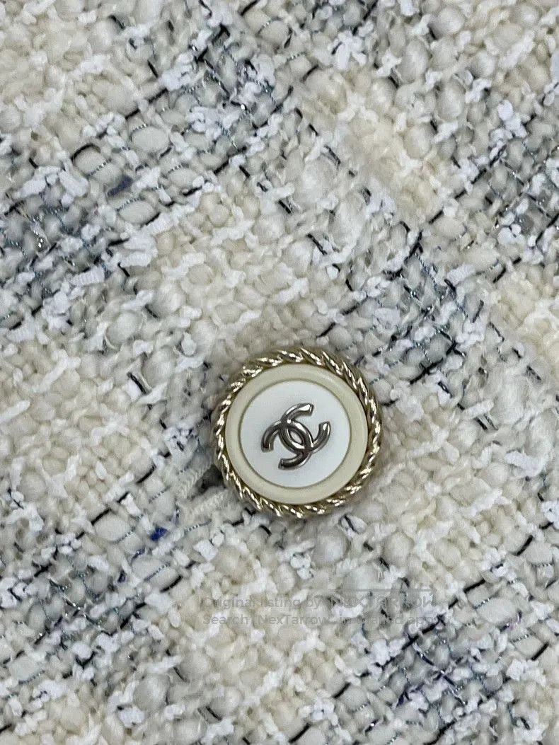 Chanel Chanel White Plaid Tweed Coat. Size US S / EU 44-46 / 1 - 3 Thumbnail