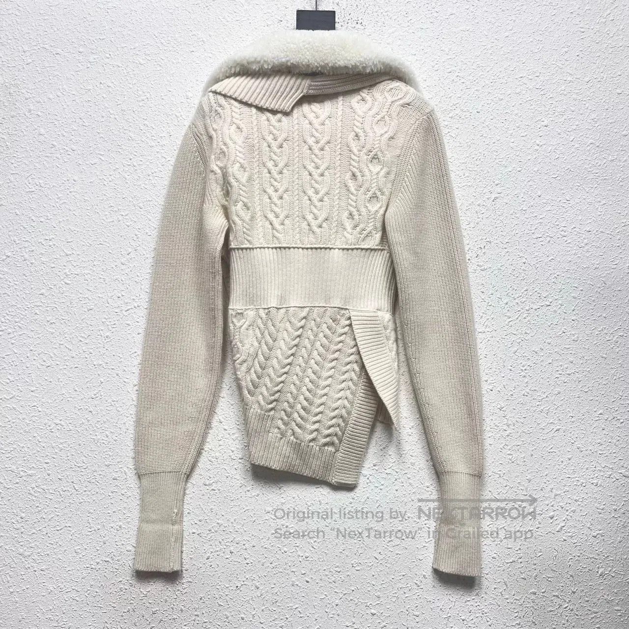 Burberry burberry knitted cardigan with fur collar. Size XS / US 0-2 / IT 36-38 - 2 Thumbnail