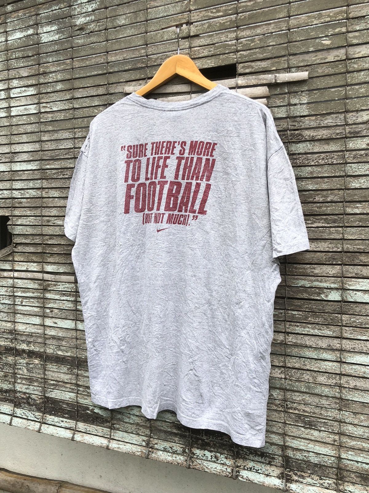 Nike Vintage 90s Nike Centre Logo Tshirt Size US XL / EU 56 / 4 - 10 Thumbnail