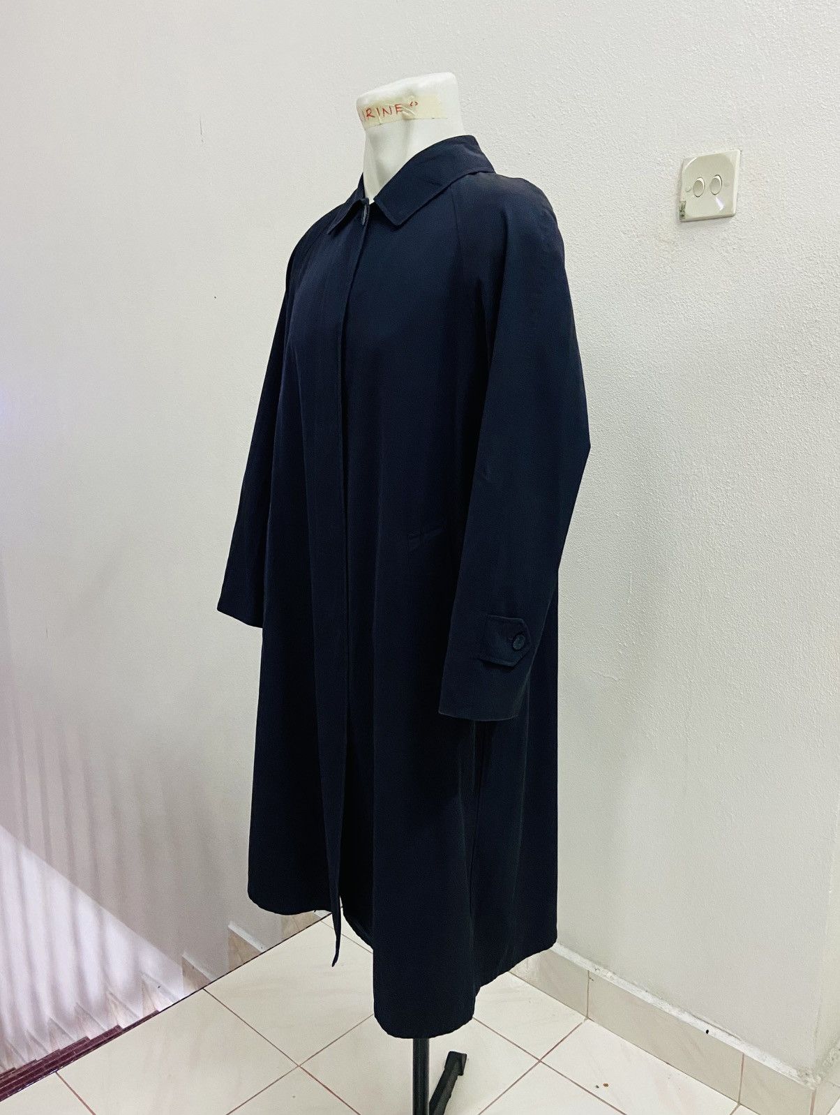 Burberry VINTAGE BURBERRY TRENCH COAT Size M / US 6-8 / IT 42-44 - 3 Thumbnail