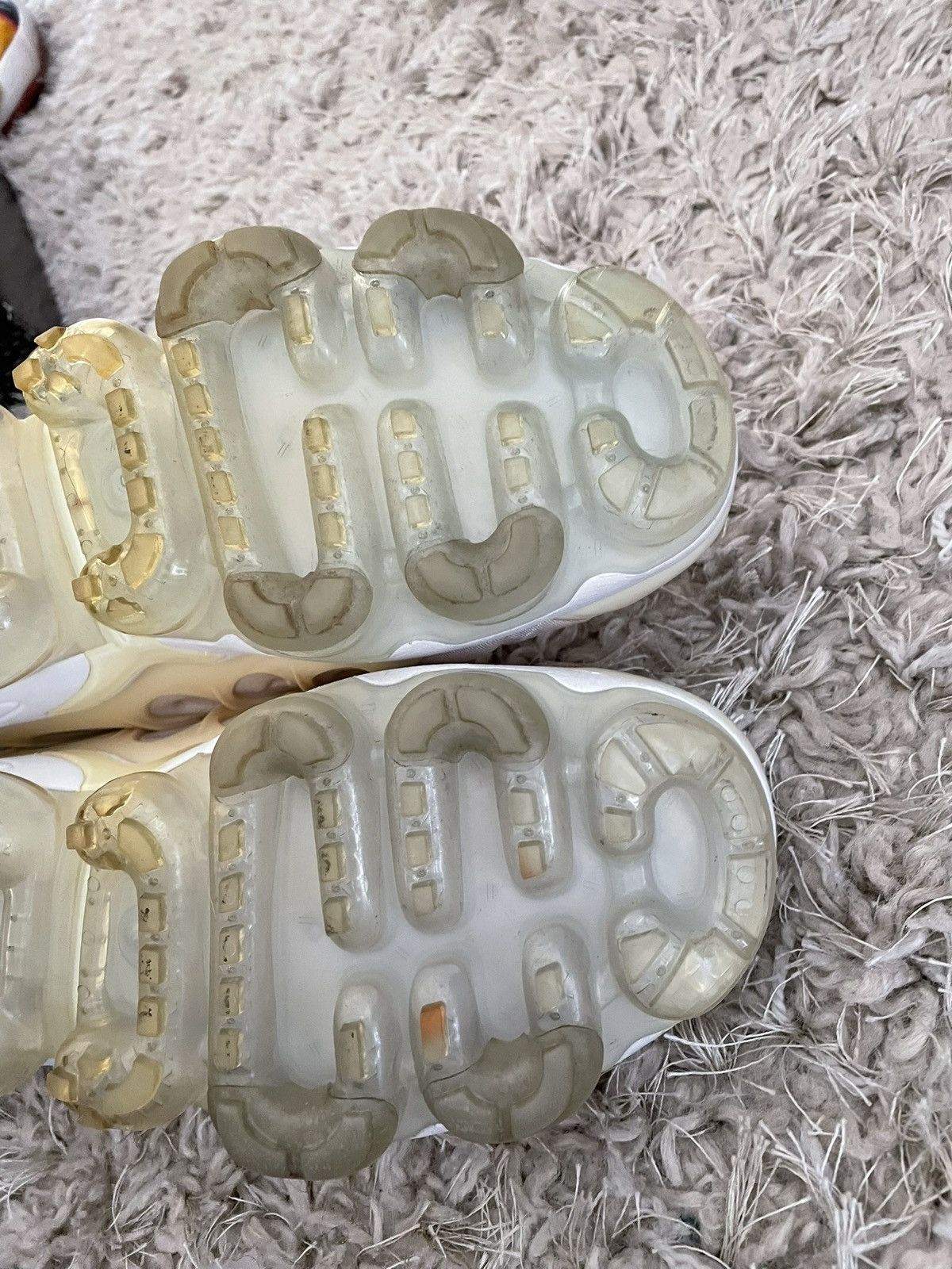 Nike Nike Air Vapormax Triple White Size US 8 / EU 41 - 10 Thumbnail