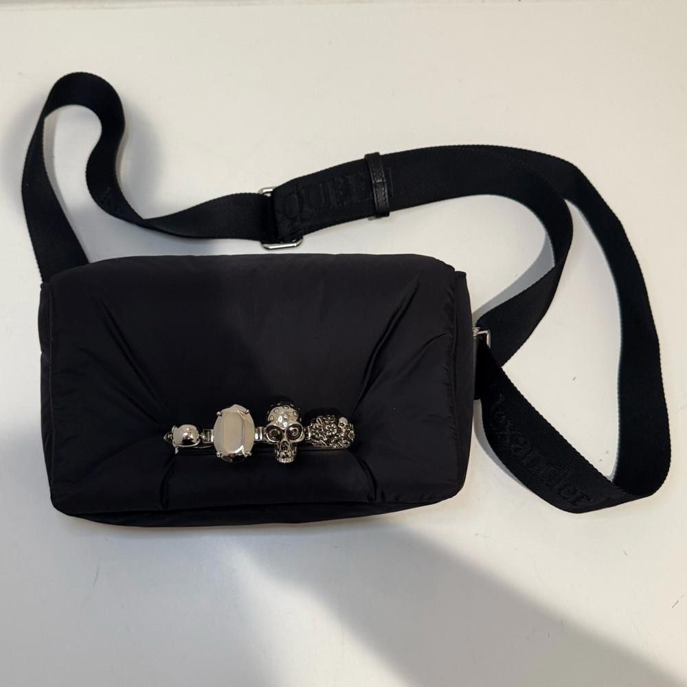 Alexander McQueen Alexander McQueen The Puffy Knuckle Skull Black Belt Bag Size ONE SIZE - 5 Thumbnail