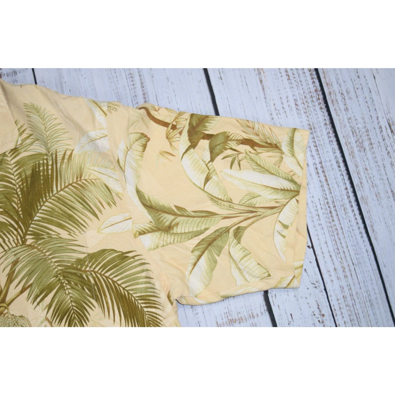 Tommy Bahama VINTAGE Tommy Bahama Hawaiian Shirt Men L Palm Fronds Silk Button-Up Short Sleeve Yellow Adult Large 100% Silk Mens Size US L / EU 52-54 / 3 - 2 Thumbnail