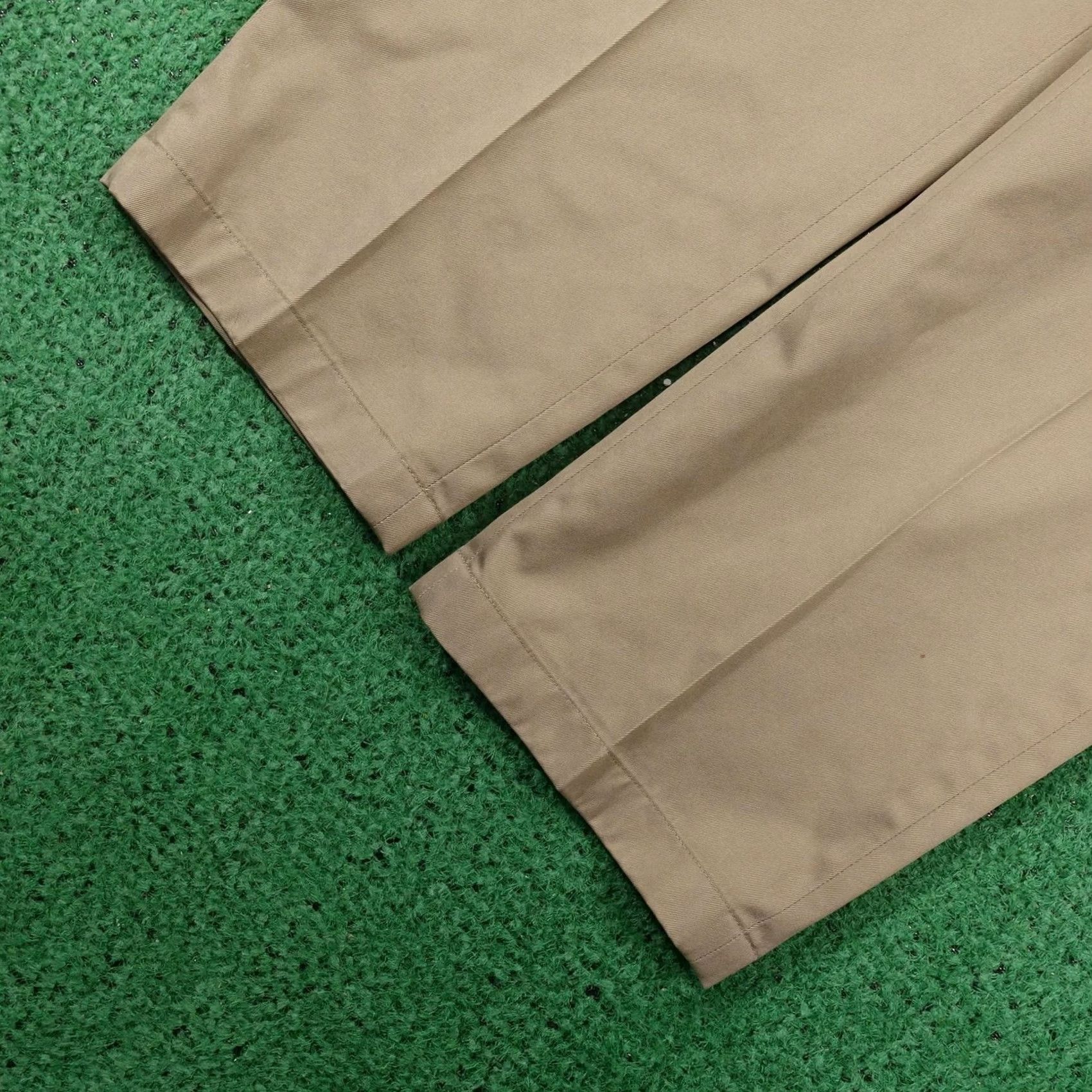 Jos. A. Bank Jos. A. Bank Pants Mens 40 Beige Chino 40x32 Traveler Collection Size US 40 / EU 56 - 3 Thumbnail
