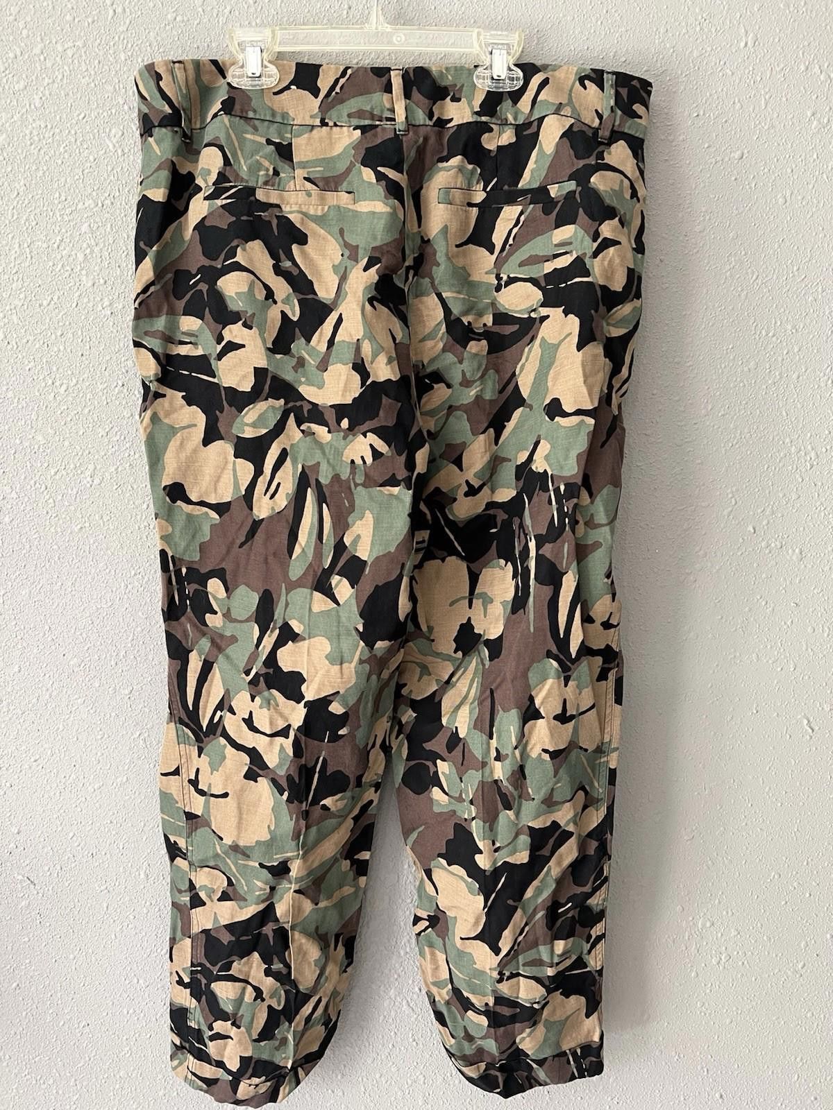 Chicos Chicos Casual Straight Leg Cargo Pants Cropped Camo 14 Size 36" / US 14 / IT 50 - 2 Thumbnail