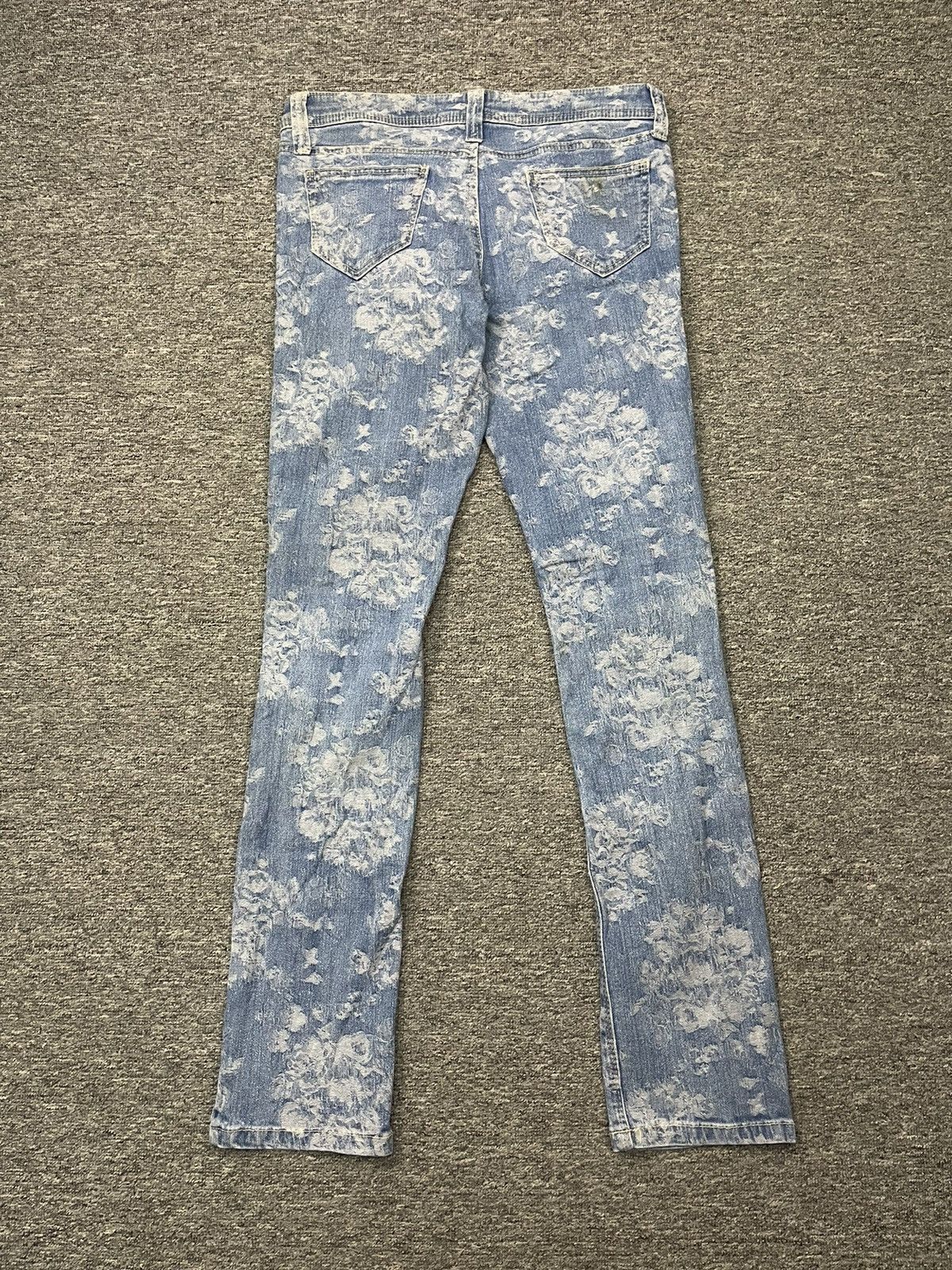 Japanese Brand Vintage Japanese Brand Floral Pattern Rose Jean Skinny Fit Size 30" / US 8 / IT 44 - 2 Thumbnail