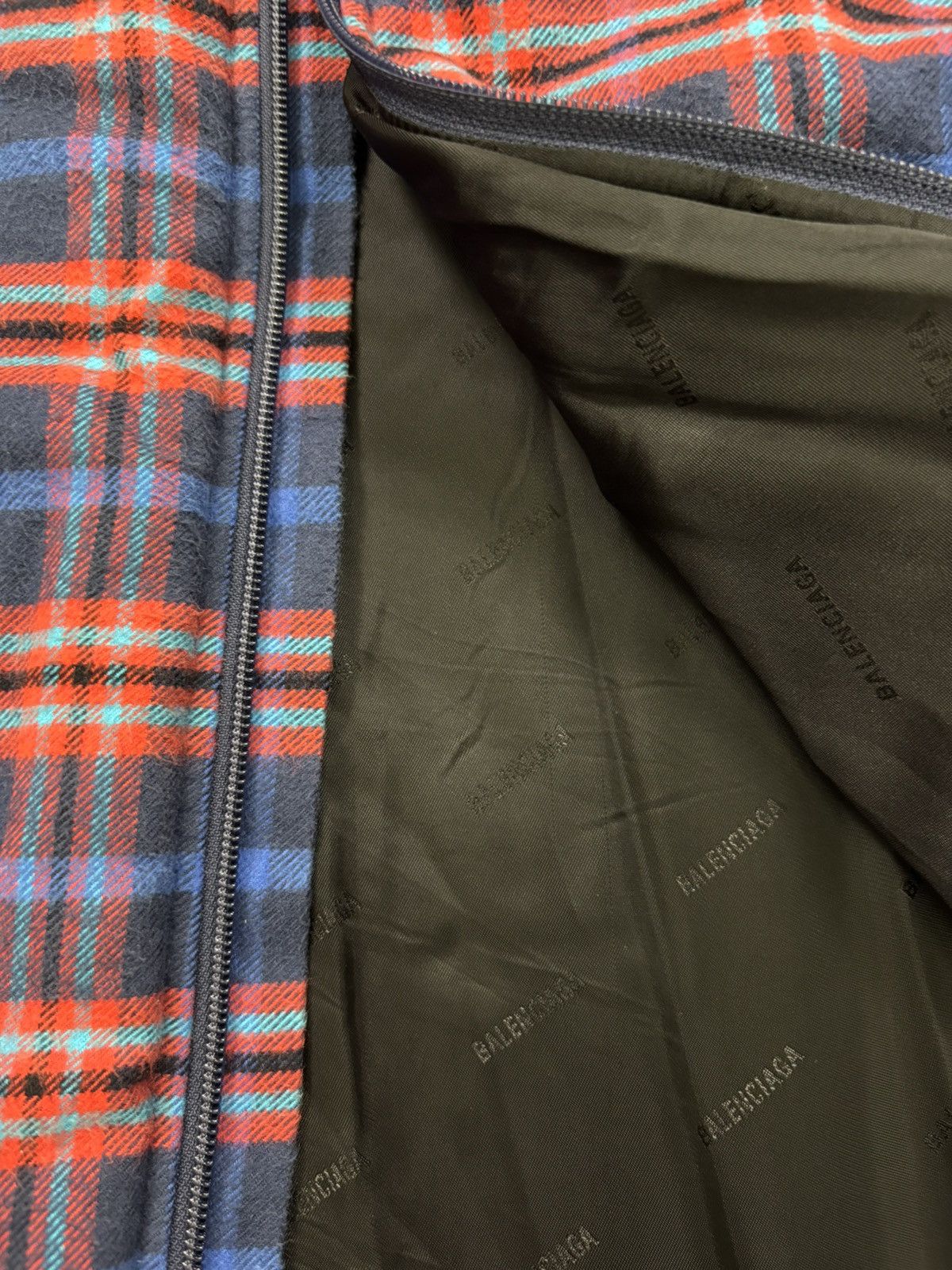Balenciaga Balenciaga Oversized Cocoon Flannel Padded Jacket Size US M / EU 48-50 / 2 - 4 Thumbnail