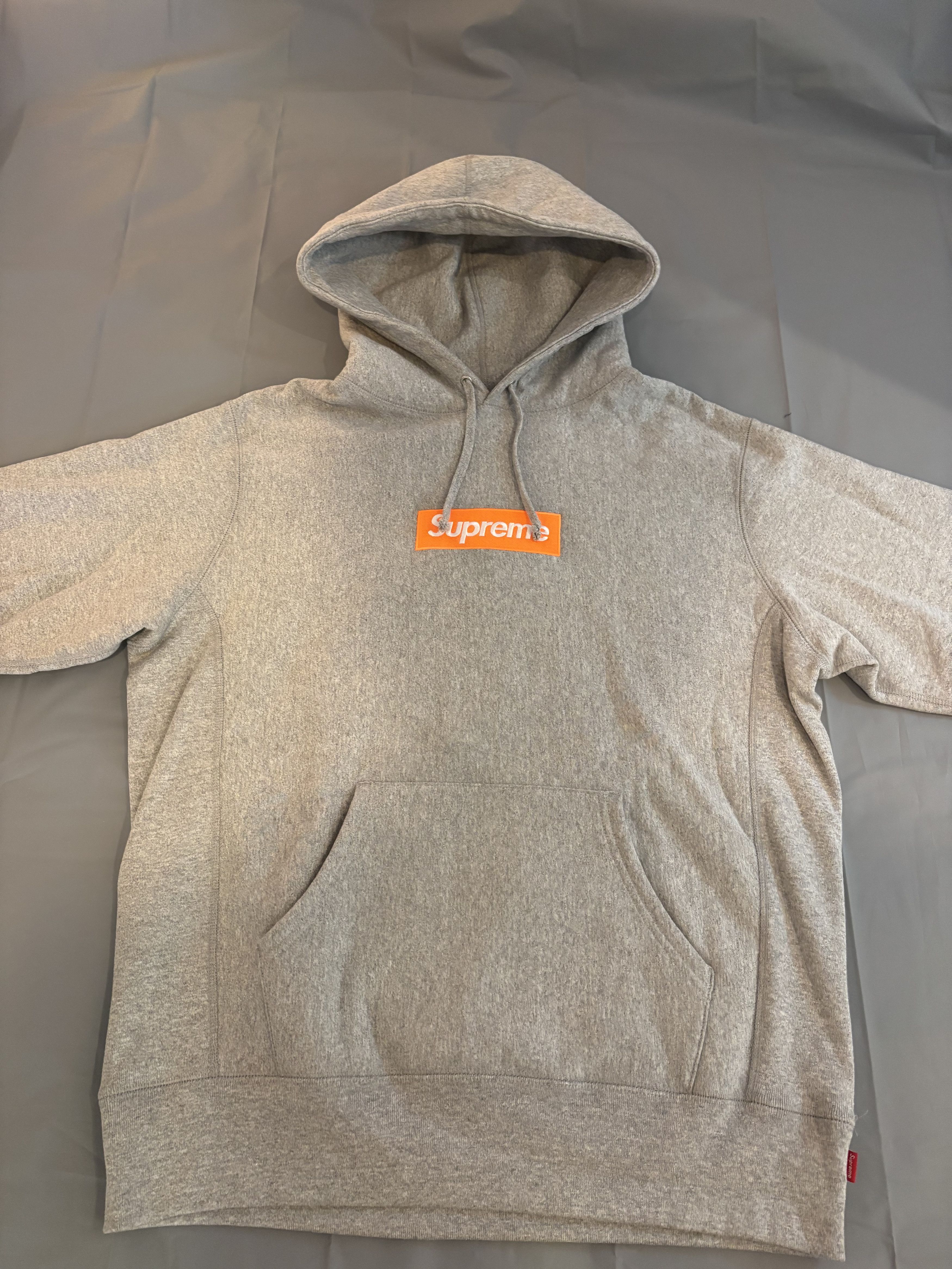 Supreme Sweat à capuche Supreme gris logo orange en tbe Size US L / EU 52-54 / 3 - 3 Thumbnail