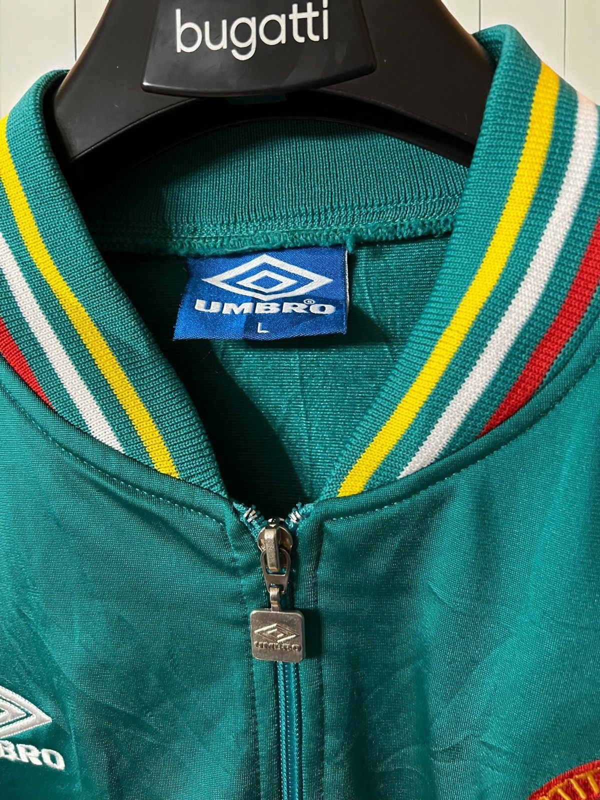 Umbro × Vintage OFFER!🫵🏻 UMBRO KUALA LUMPUR MALAYSIA SOCCER TRACK JACKET ZIP Size US L / EU 52-54 / 3 - 6 Thumbnail