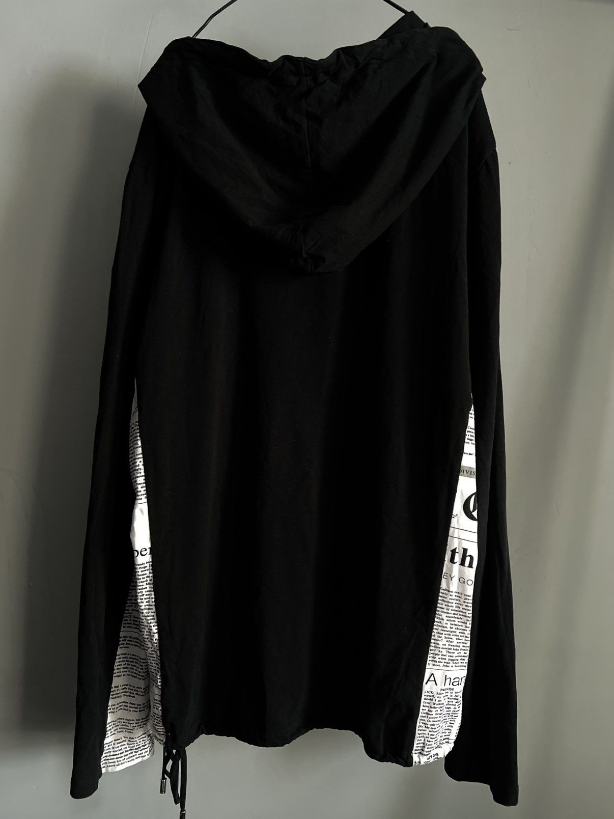 John Galliano 00’s John Galliano Newspaper Print Hood Long Sleeve Archive Size US L / EU 52-54 / 3 - 2 Thumbnail