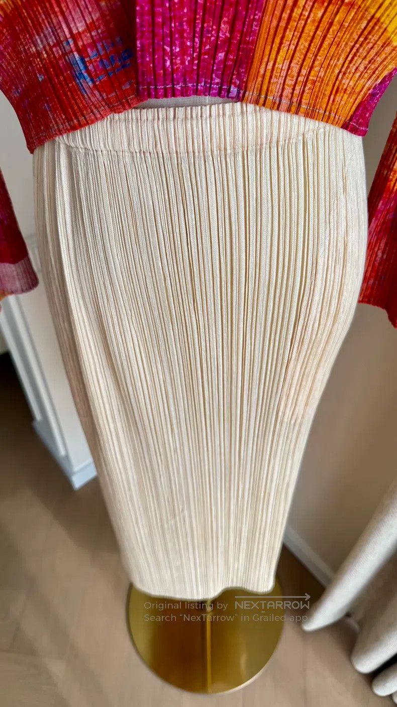 Issey Miyake Issey Miyake size:3 Beige Pleated Midi Skirt Size 22" - 1 Thumbnail