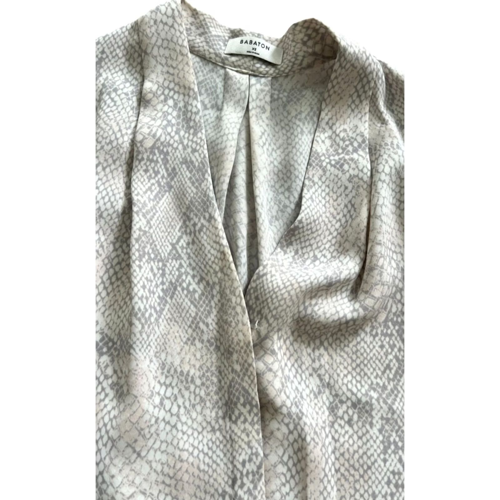 Vintage Babaton Blouse Womens XS Gray Snake Skin Design V-Neck Long Sleeve Pullover Size Size XS / US 0-2 / IT 36-38 - 3 Thumbnail