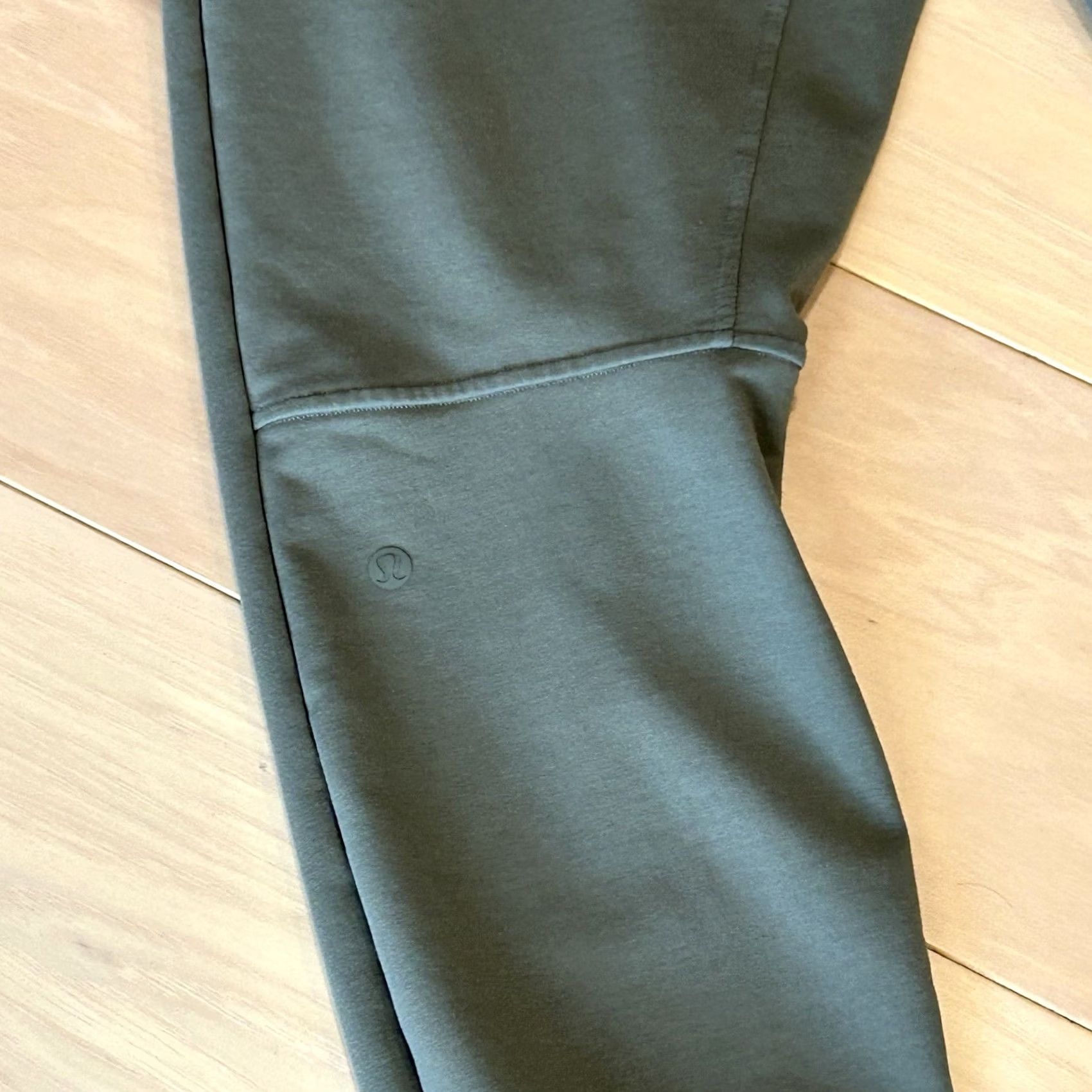 Lululemon Lululemon City Sweat Jogger Green Men Small Pants Adjustable Waist Pockets Tapered Leg Athletic Athleisure City Apparel Vintage No Size US 29 - 6 Thumbnail
