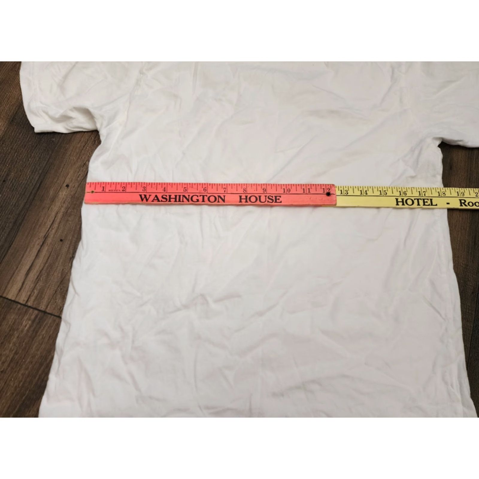 Uniqlo VINTAGE Uniqlo Super Mario Bros Retro T-Shirt Adult XS White Mens Size US XS / EU 42 / 0 - 3 Thumbnail