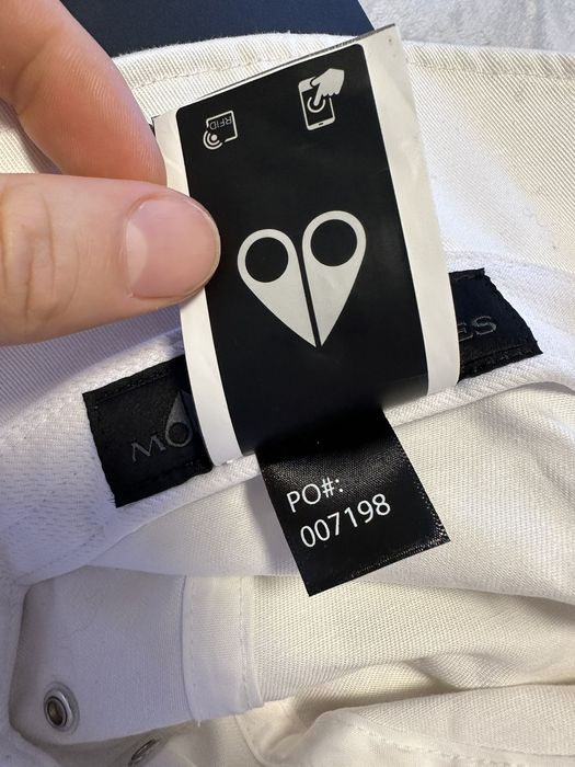 Moose Knuckles Moose knuckle white bucket hat | Grailed