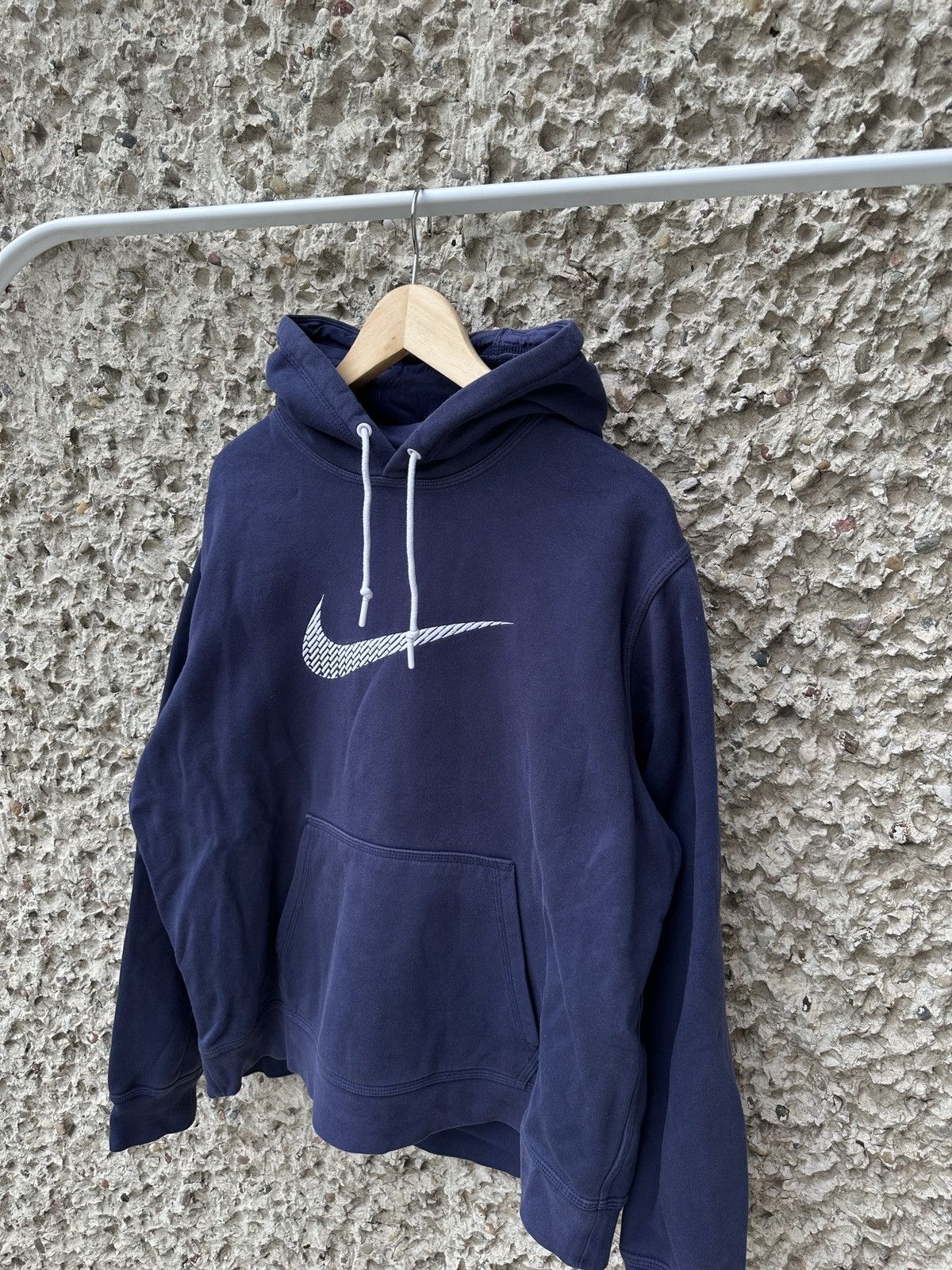 Nike Nike big embroided logo hoodie Size US XL / EU 56 / 4 - 4 Thumbnail