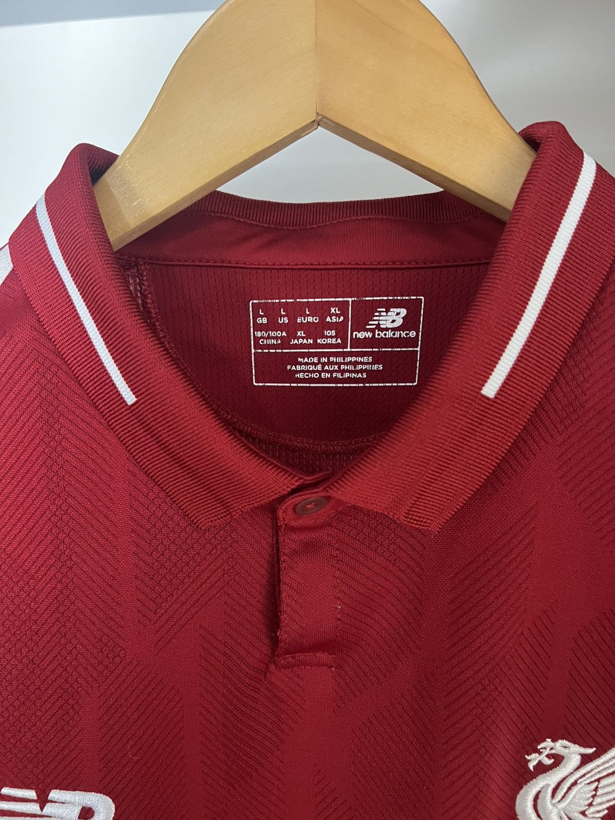 New Balance VINTAGE NEW BALANCE FC LIVERPOOL ENGLAND SOCCER JERSEY RETRO Size US L / EU 52-54 / 3 - 6 Thumbnail