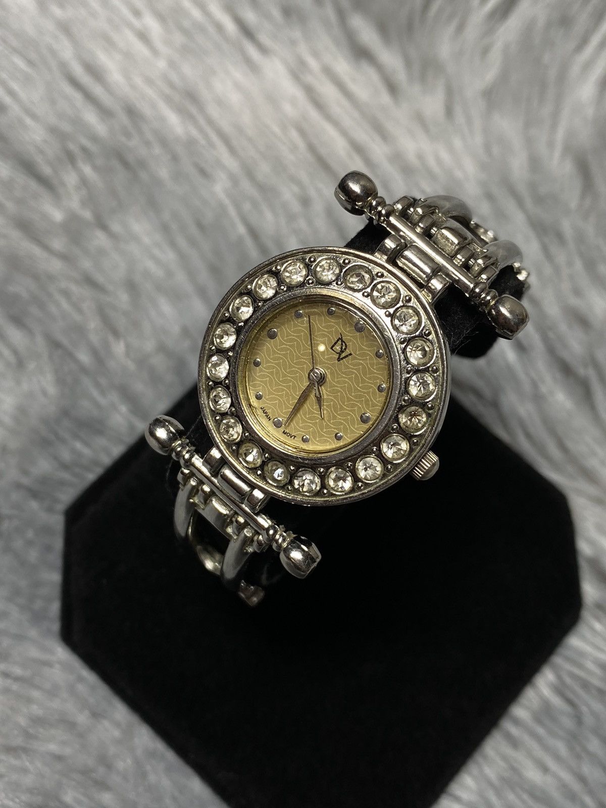 Jewelry Elegant Vintage Japan Quartz Watch | Japanese Brand Size ONE SIZE - 3 Thumbnail