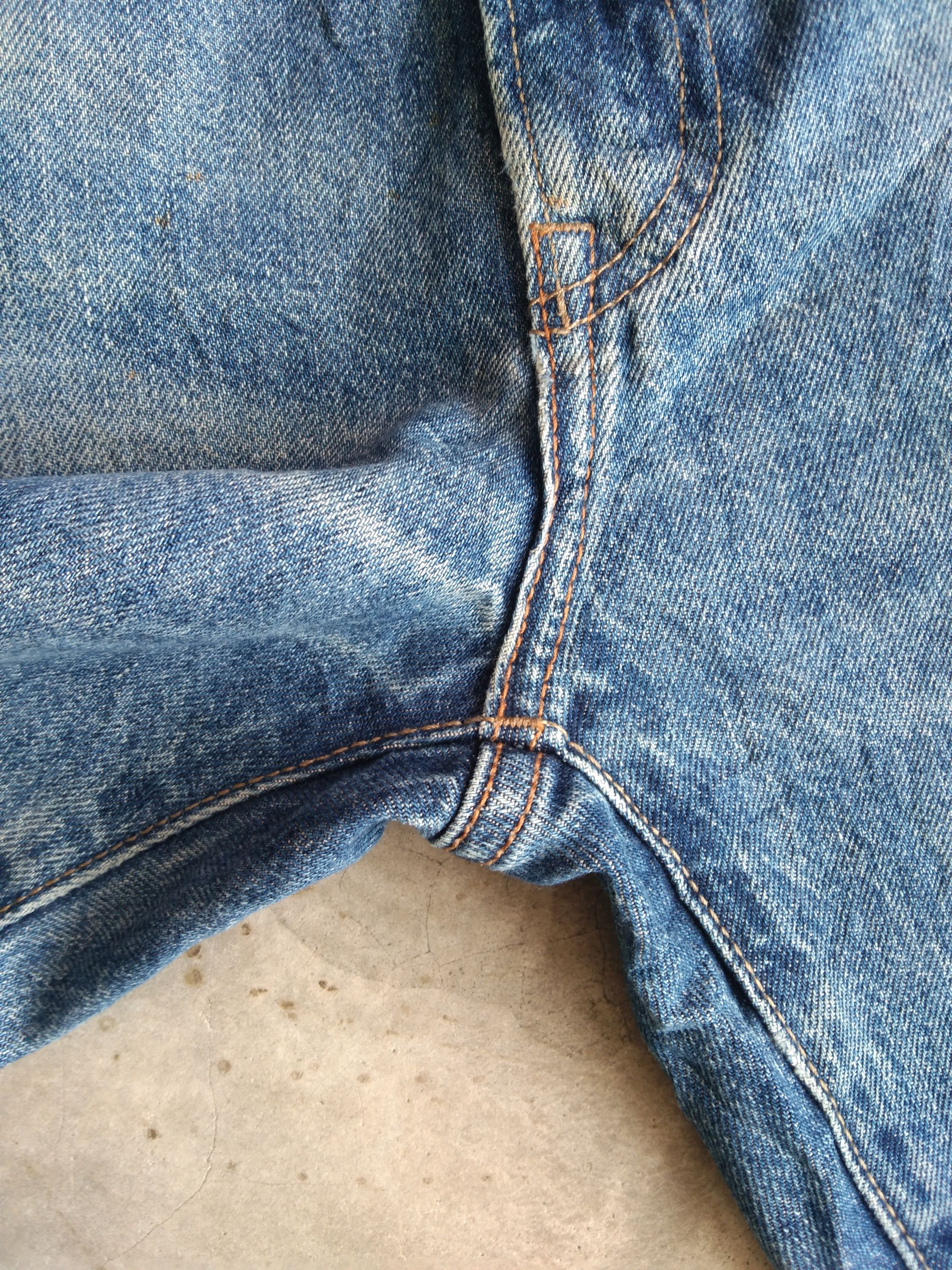 Uniqlo Vintage Japanese Uniqlo Faded Blue Distressed Jeans 32x31 Size US 32 / EU 48 - 6 Thumbnail