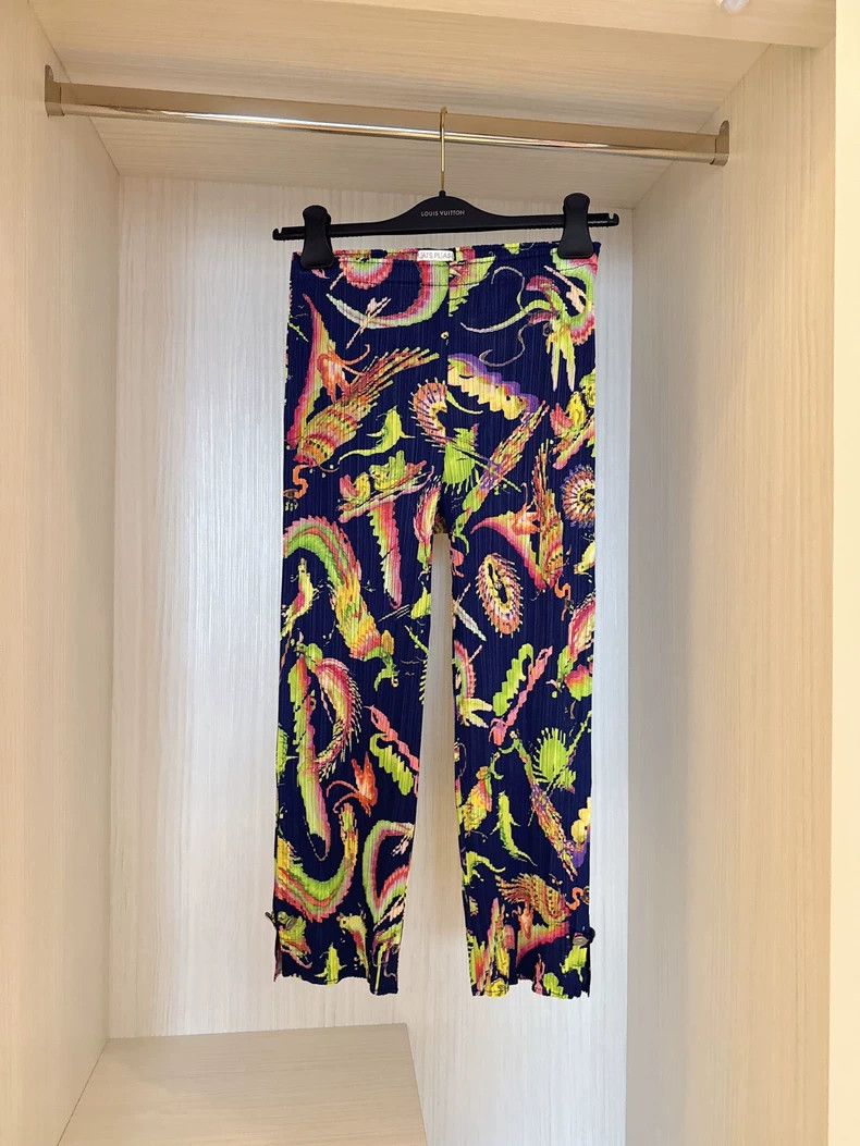 Issey Miyake Issey Miyake size:3 Dragon and phoenix buttoned dragon pat Size 24" / US 00 / IT 34 - 1 Thumbnail