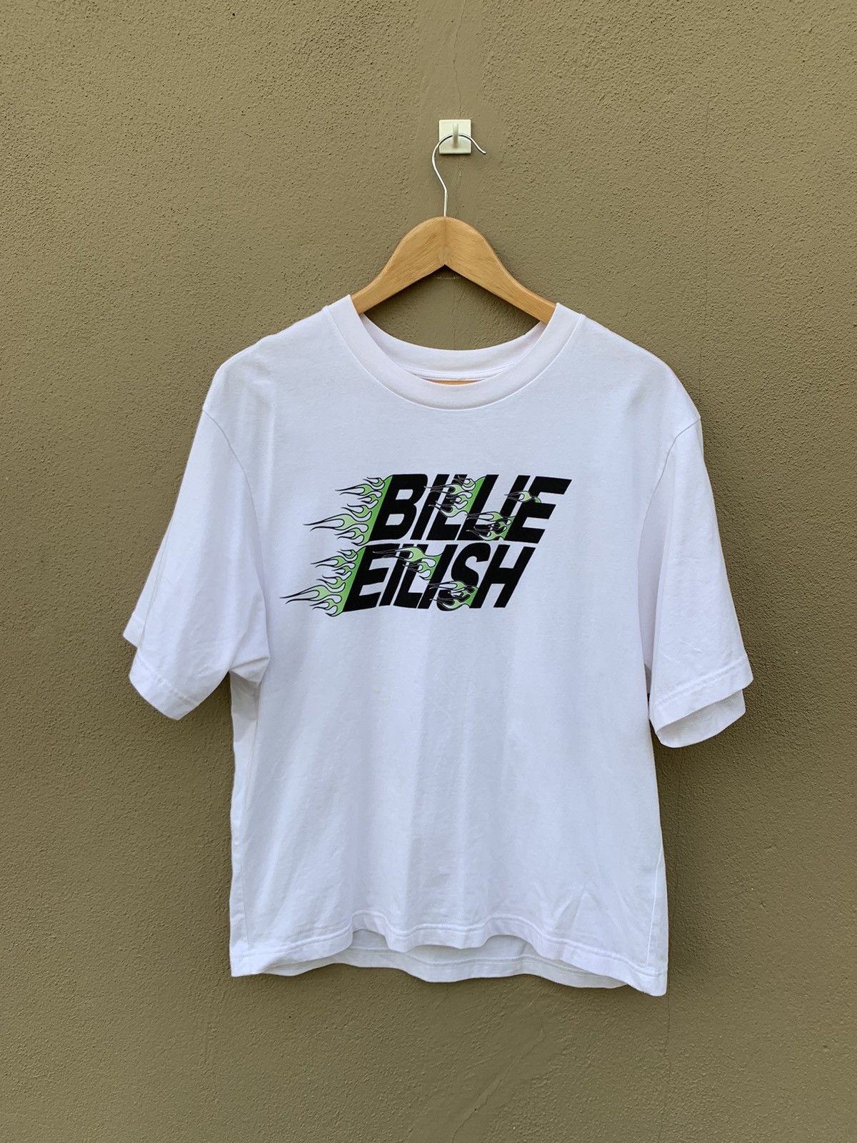 Uniqlo Rare Uniqlo Billie Eilish FLAME Fire Tee Size US M / EU 48-50 / 2 - 1 Thumbnail