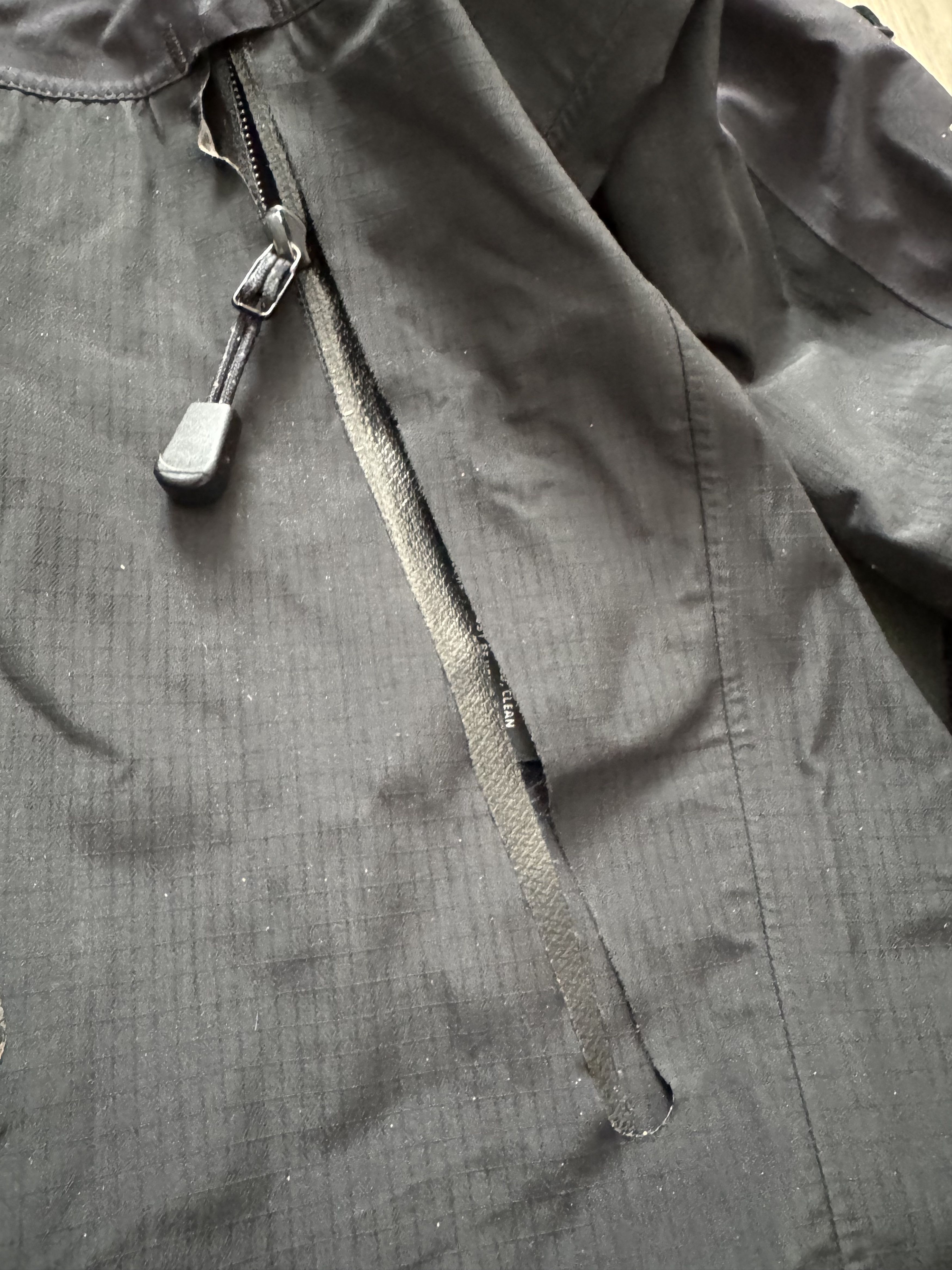 Arc'teryx Arc'teryx Theta AR Black Sangria Gore-Tex XCR Jacket Vintage Size US M / EU 48-50 / 2 - 4 Thumbnail