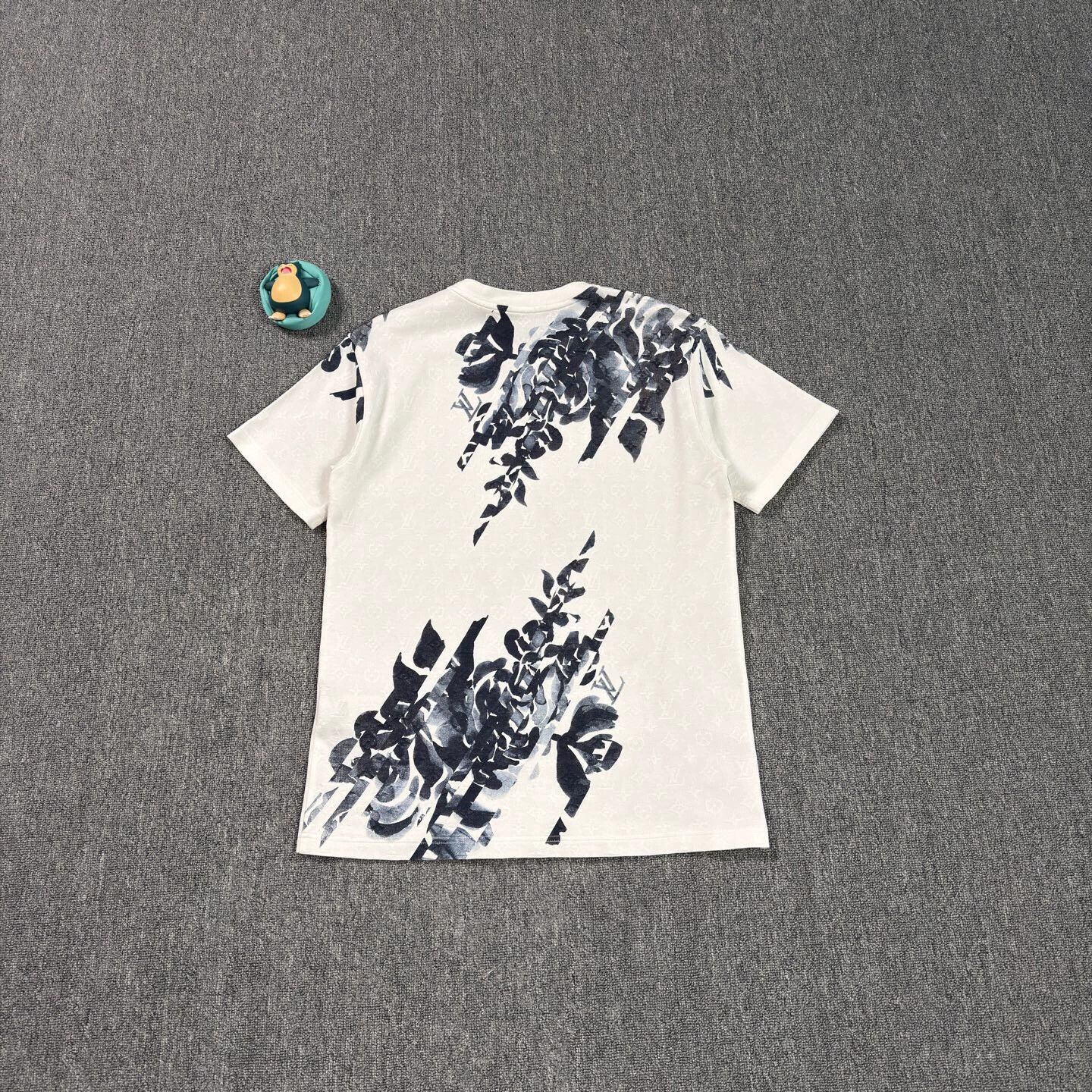 Louis Vuitton LV seaweed floral all-over print white T-shirt M Size US M / EU 48-50 / 2 - 2 Thumbnail