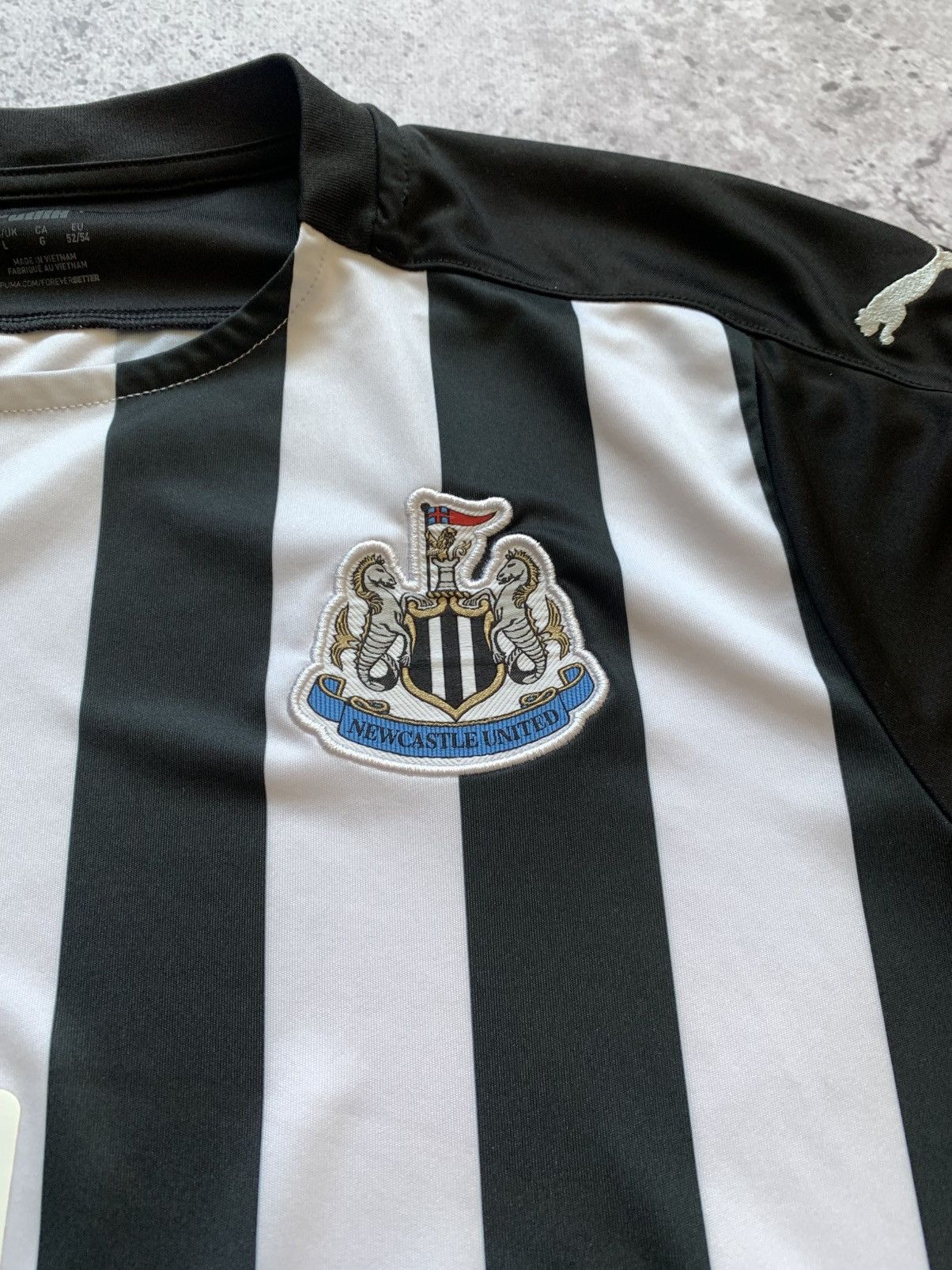 Puma 🔥PUMA NEWCASTLE UNITED 2020 2021 HOME SOCCER JERSEY Size US L / EU 52-54 / 3 - 5 Thumbnail