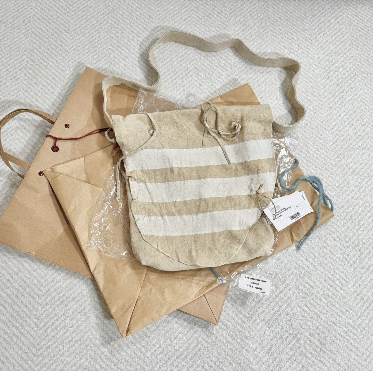 image of Visvim 23Aw Ict Deerskin Shoulder Bag Freesize in Beige, Men's