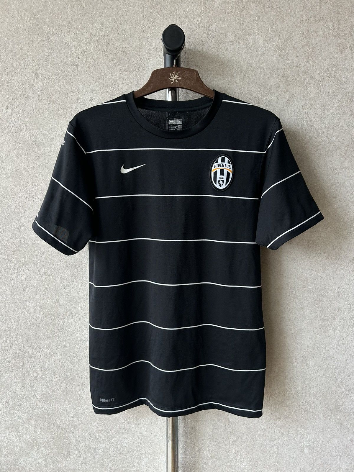 Nike Y2K Nike Juventus Blokecore Football Shirt Soccer Jersey Size US S / EU 44-46 / 1 - 1 Thumbnail