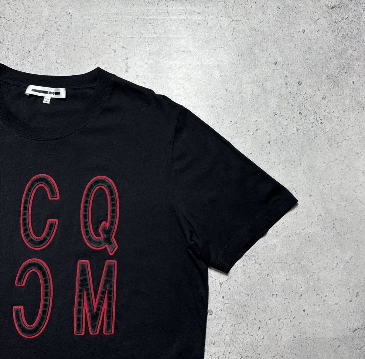 Alexander McQueen Alexander Mcqueen MCQ Vintage Luxury T-Shirt Big Logo Size US XXL / EU 58 / 5 - 2 Thumbnail