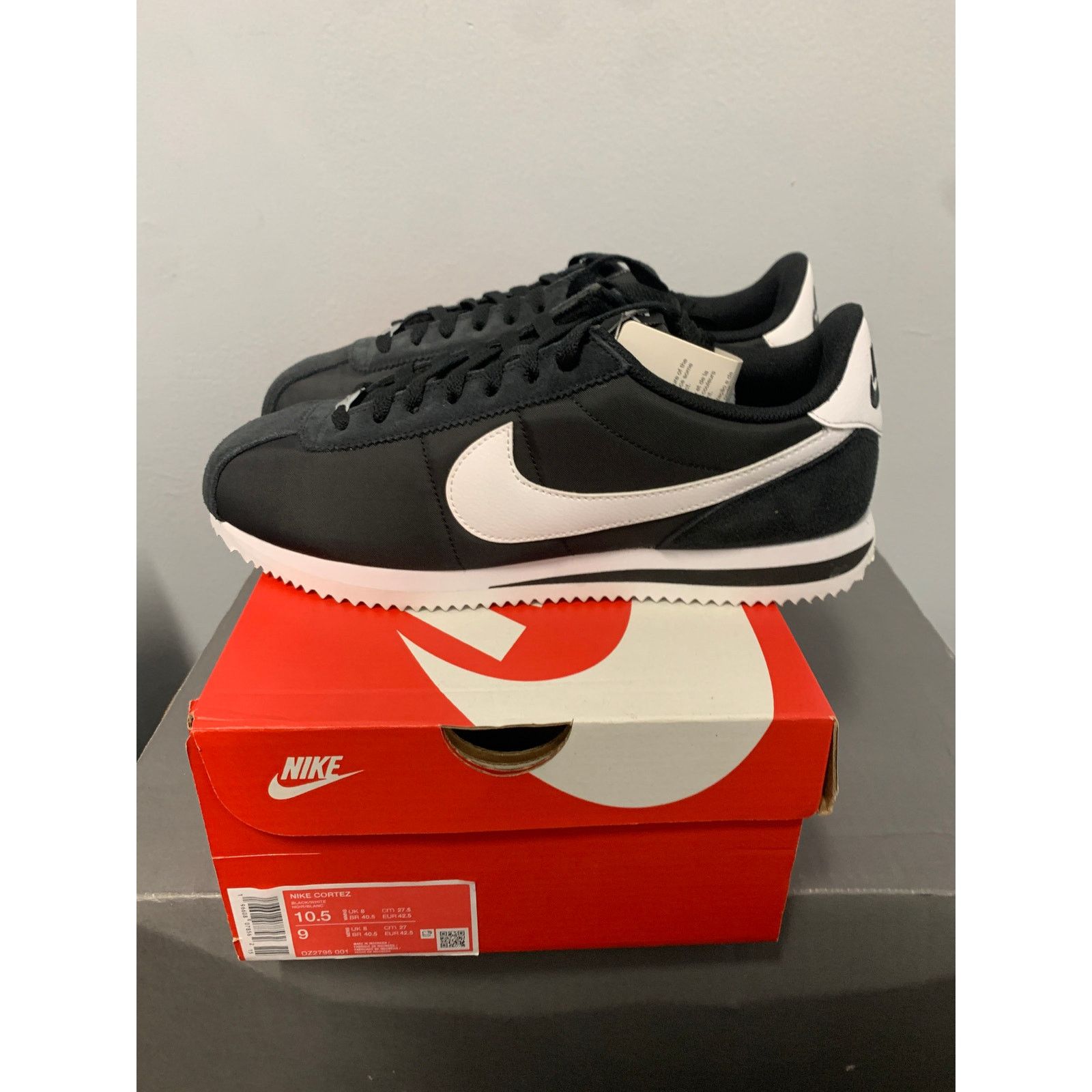 Nike Nike Cortez Nylon Black White Women's 10.5 NEW SHIPS NOW Size US 10.5 / IT 40.5 - 4 Thumbnail