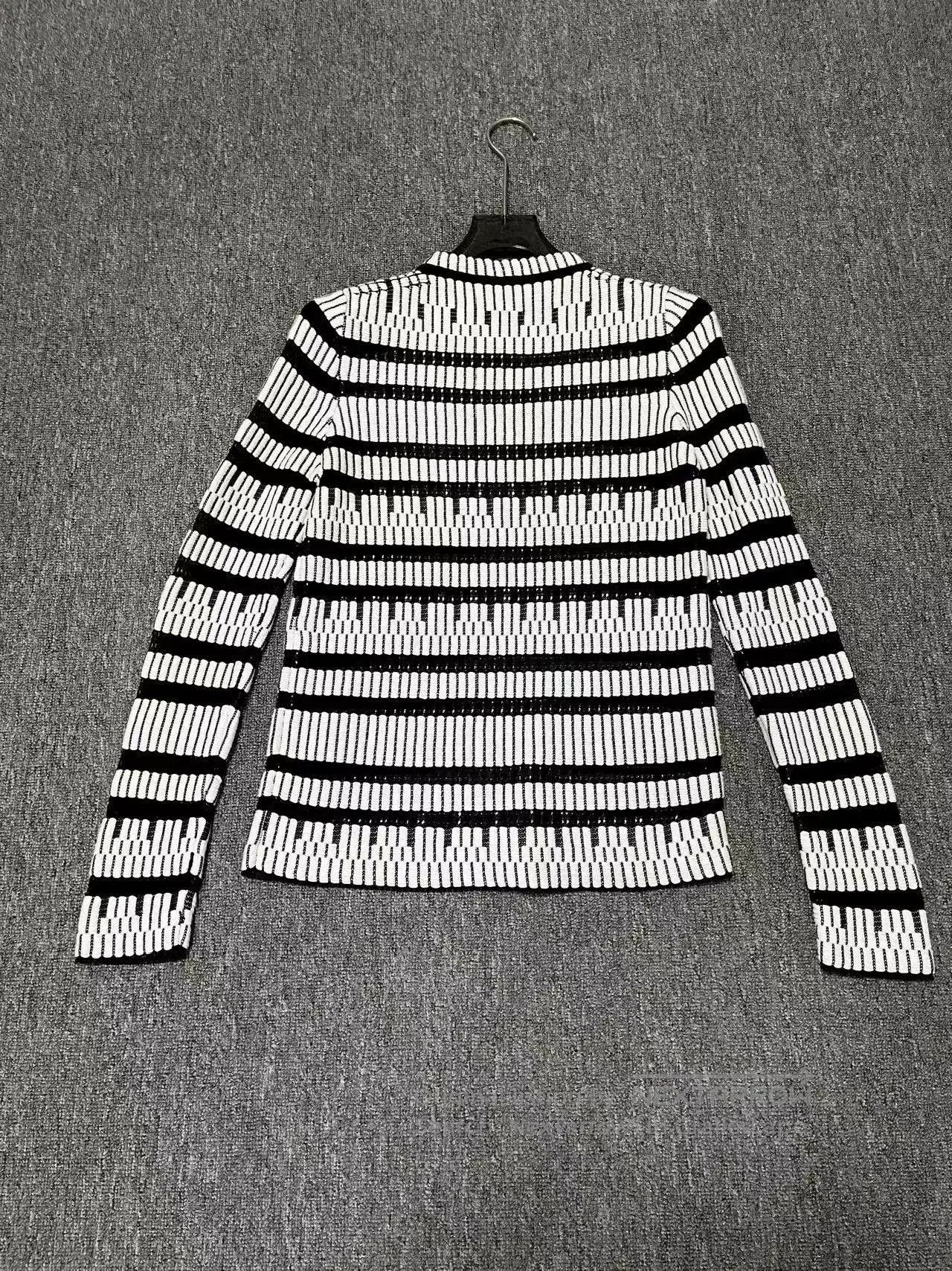 Louis Vuitton Louis Vuitton Black and White Knit Sweater. Size M / US 6-8 / IT 42-44 - 2 Thumbnail